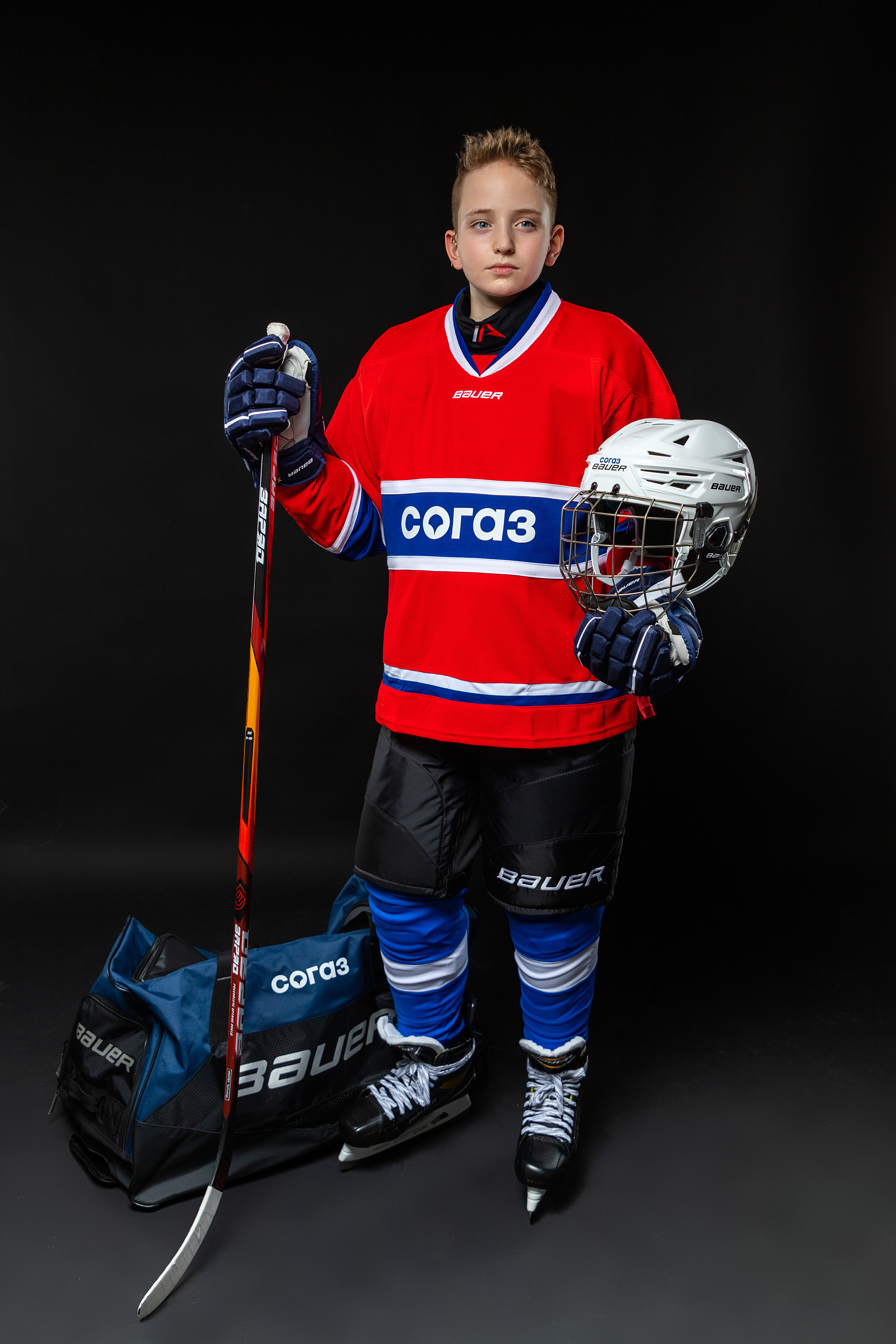 Съёмка хоккеиста в спортивной форме. Коммерческий фотограф Андрей Тремасов