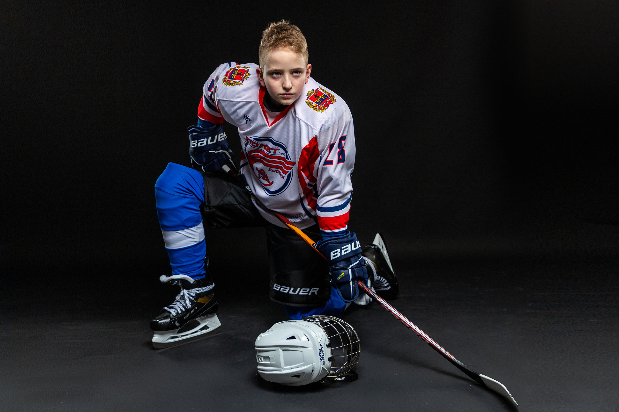 Съёмка хоккеиста в спортивной форме. Коммерческий фотограф Андрей Тремасов