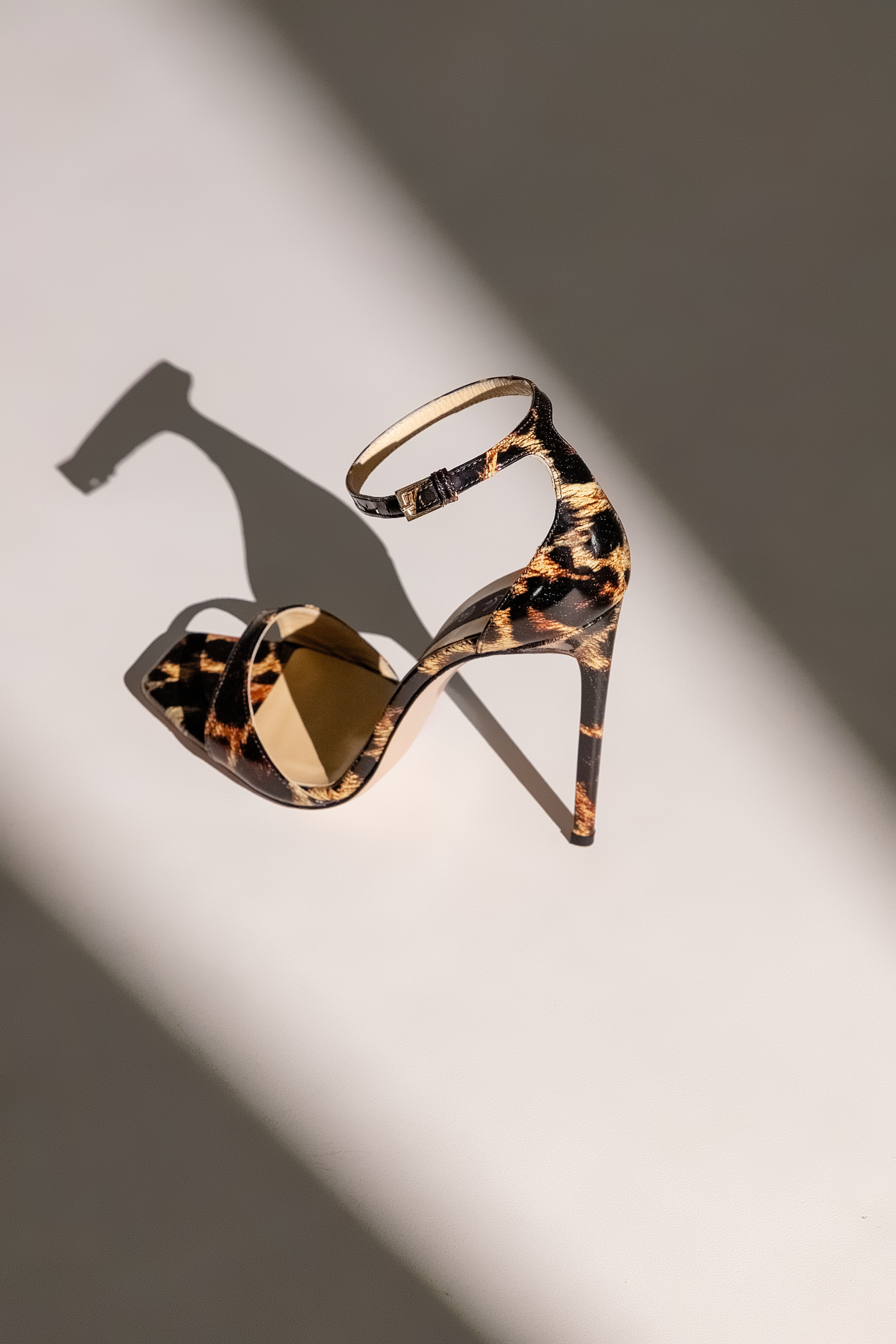 Фотосъёмка босоножек для бренда SoBreen. Коммерческий фотограф Андрей Тремасов