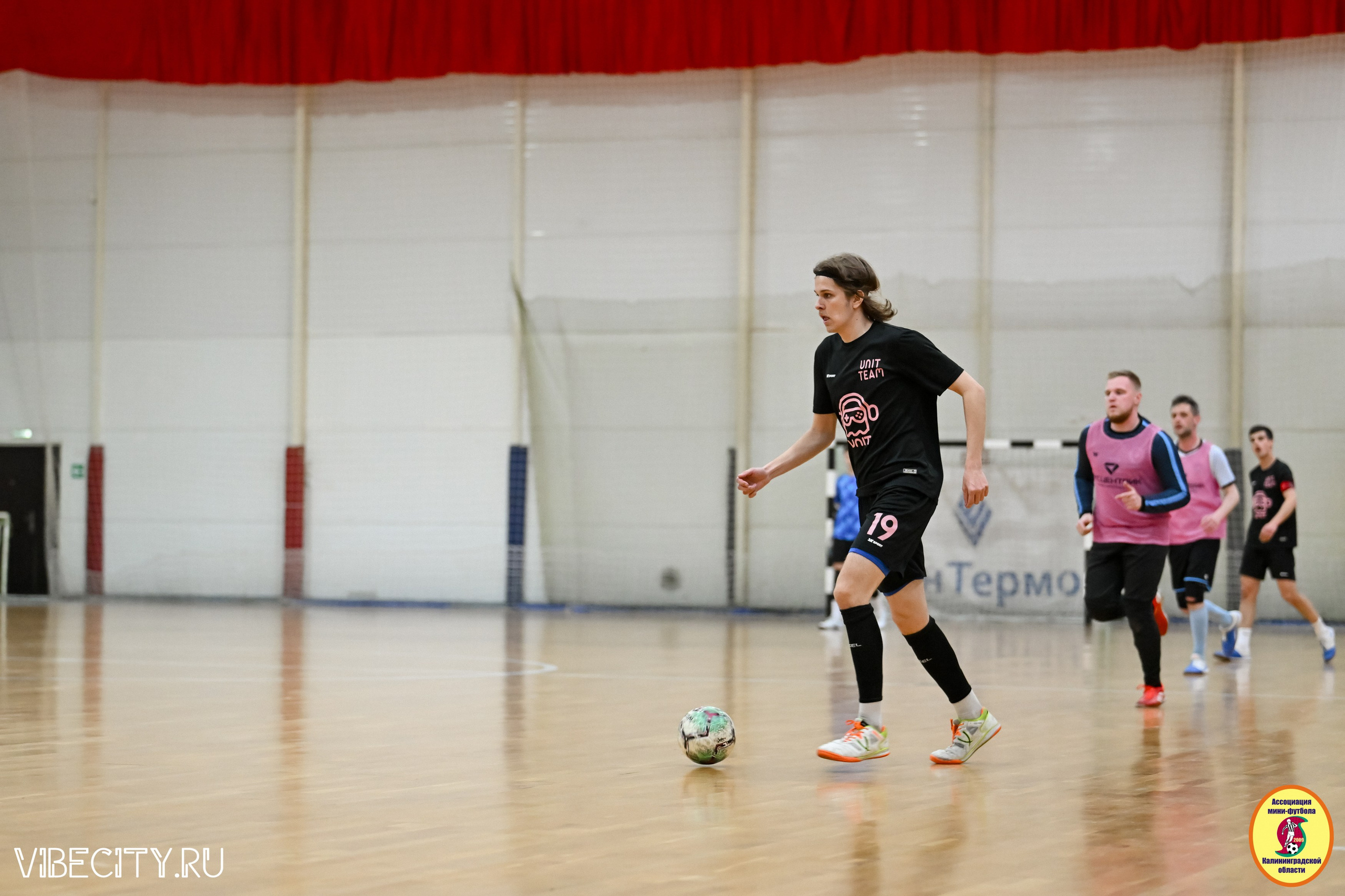 8 тур Корпоративной Бизнес-Лиги по футзалу. VIBECITY.RU Вайб Сити Ру Фоторепортажи Фотоотчеты Калининград