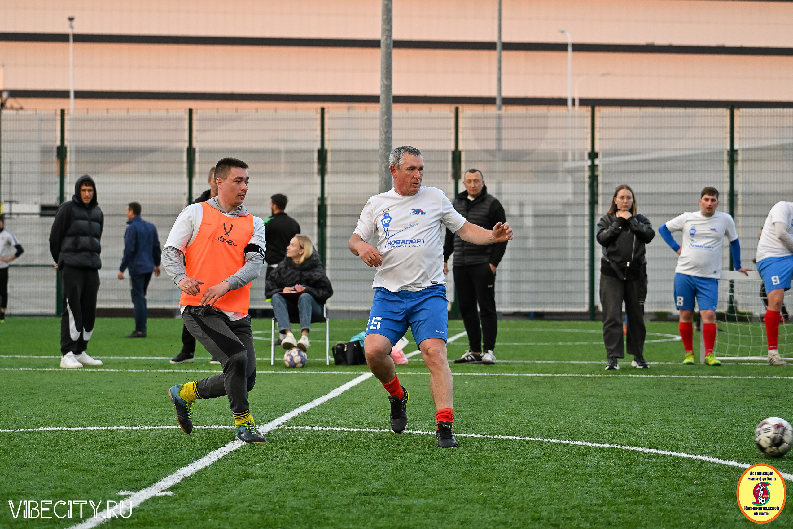 ИГРЫ МИНИ-ФУТБОЛЬНОЙ И КОРПОРАТИВНОЙ ЛИГИ. VIBECITY.RU Вайб Сити Ру Фоторепортажи Фотоотчеты Калининград