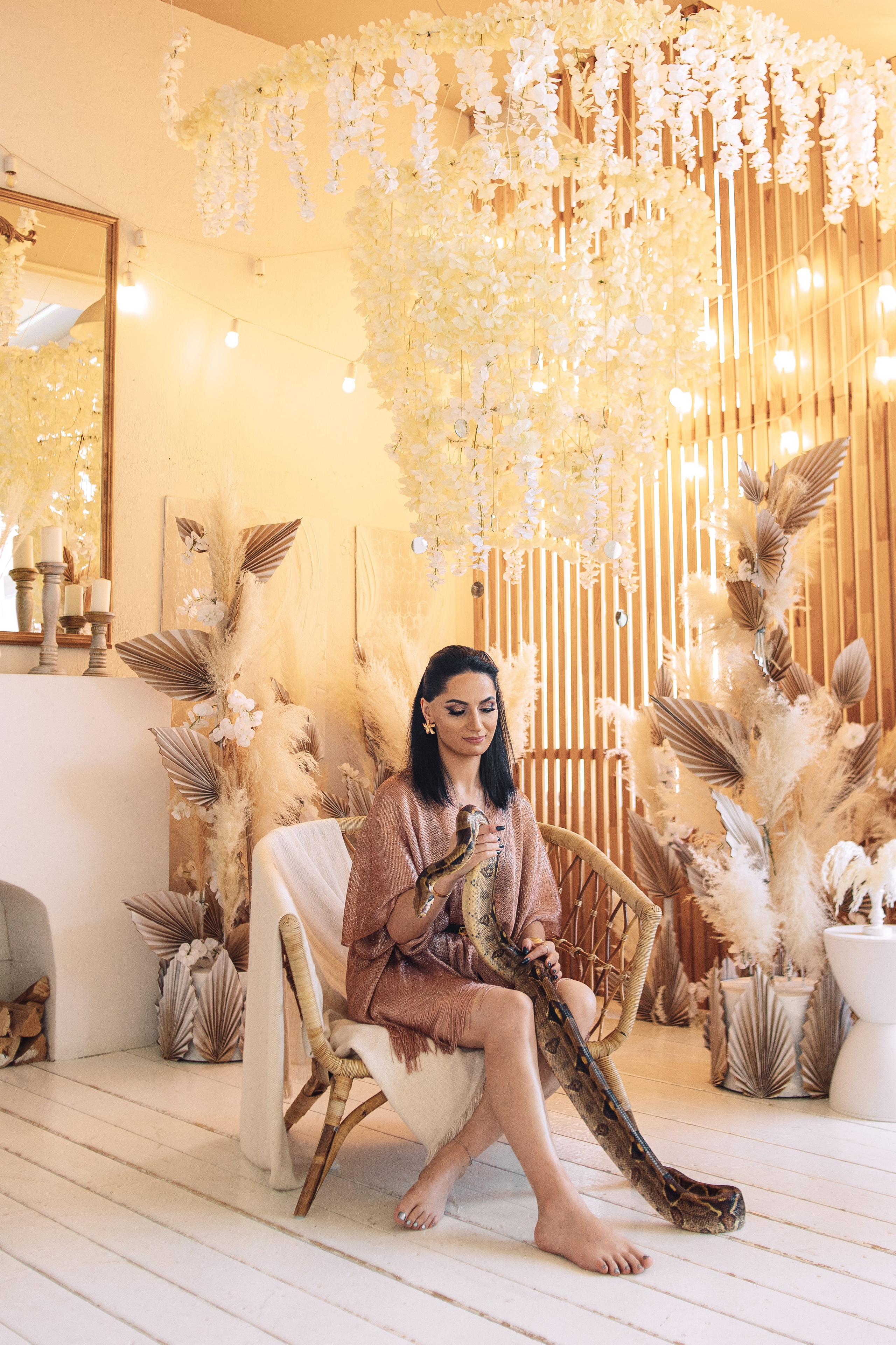 Женская фотосессия в студии со змеей в стиле Бохо. Фотограф в Санкт-Петербурге, Анна Скворцова