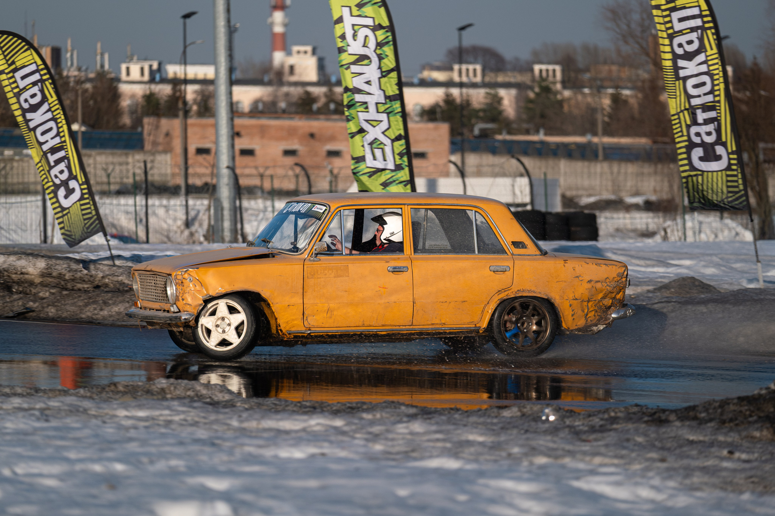Спортивная автомобильная съемка. Malenkyia
