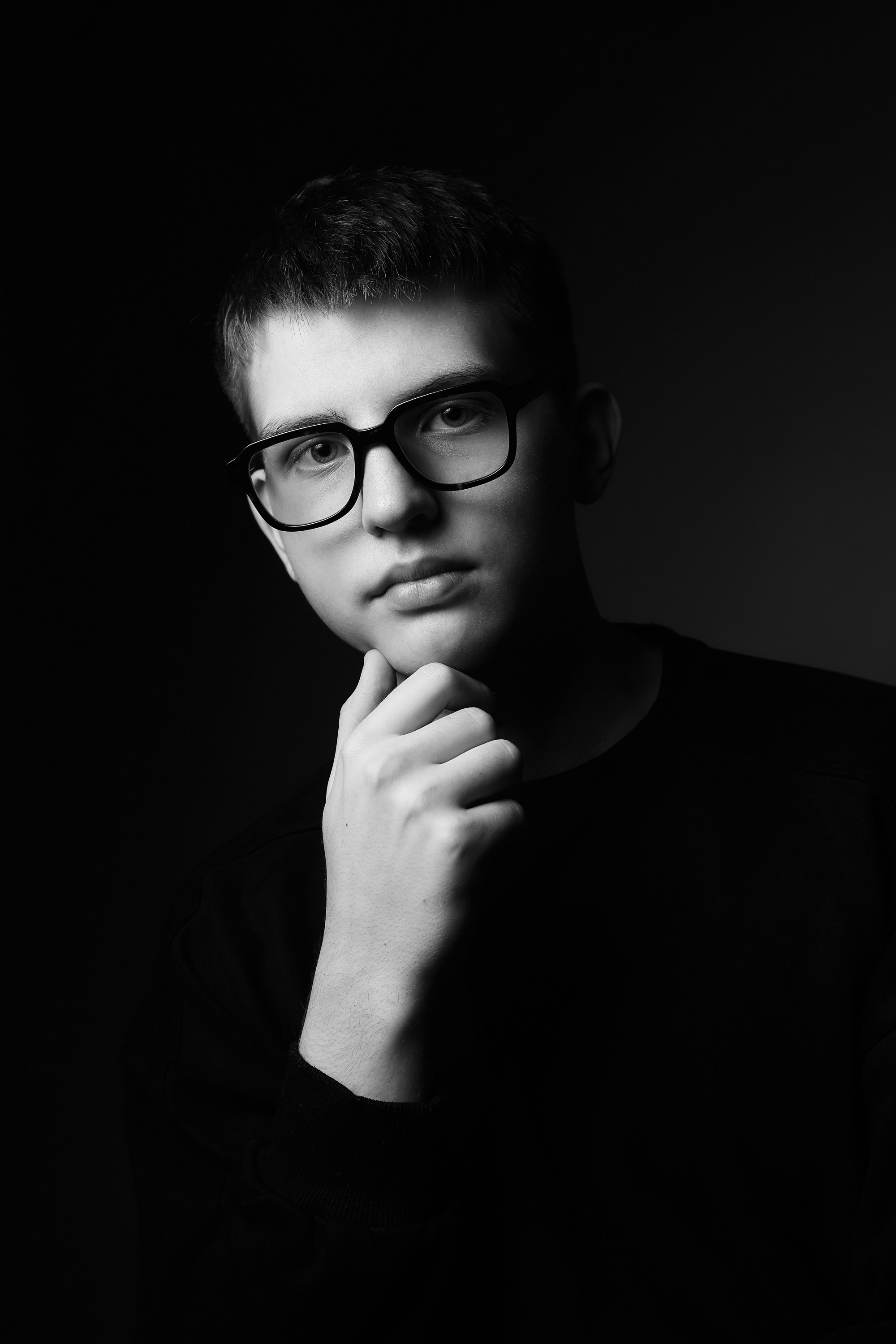 У меня дома (ЧБ)