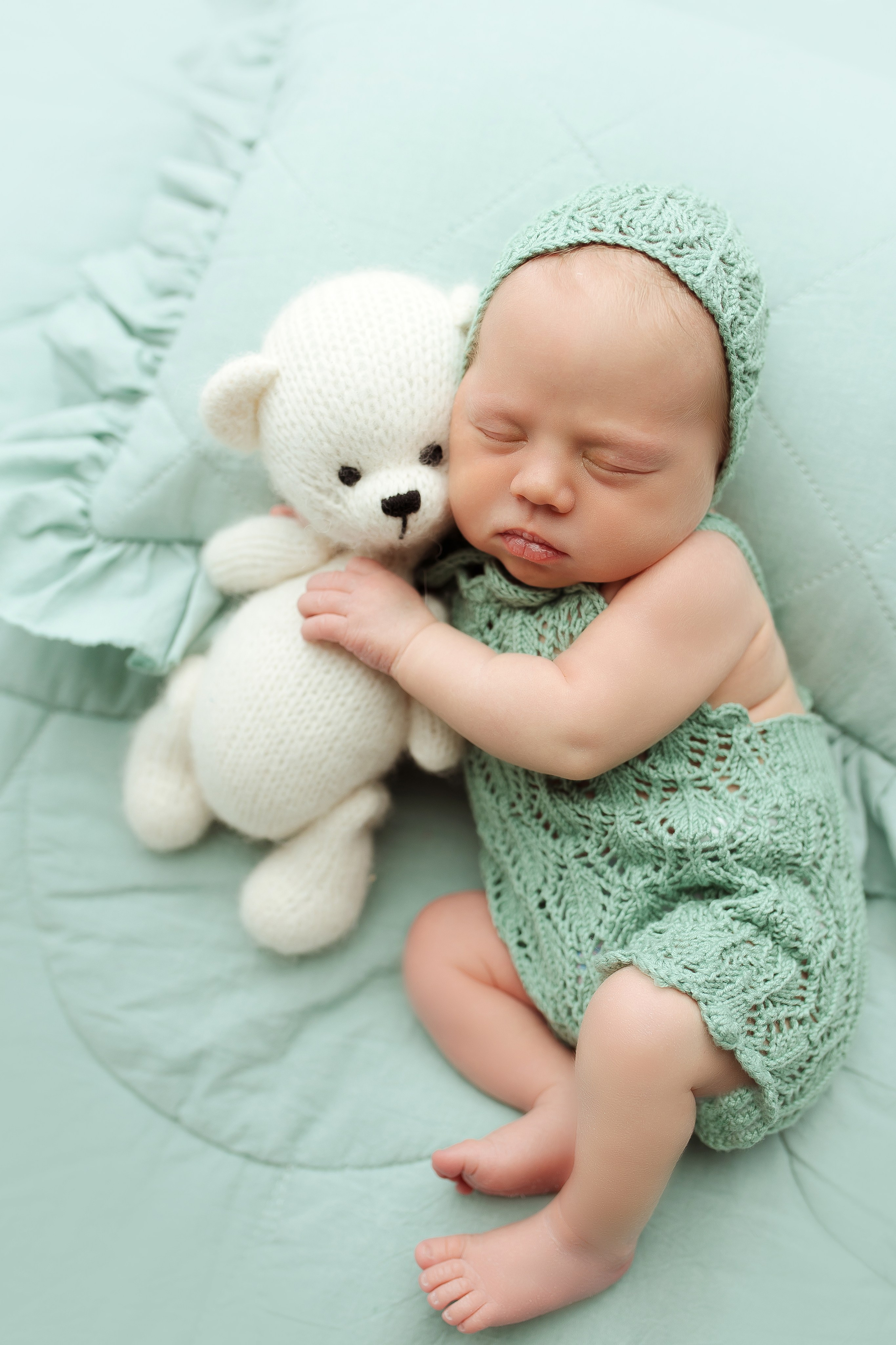 Новорожденные. Детский фотограф новорожденных Москва. годики под ключ. своя студия