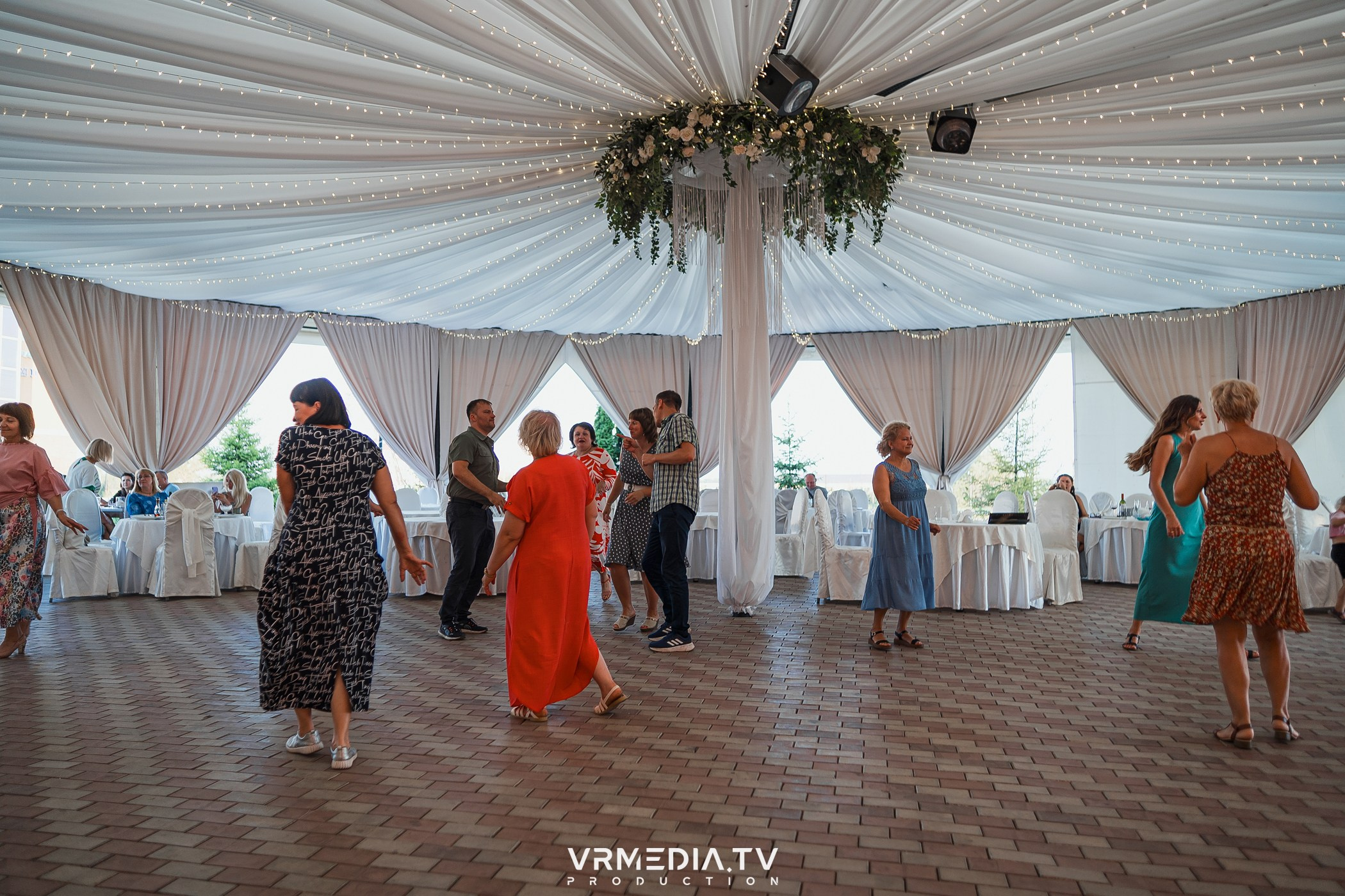 ЖАРКАЯ ПЯТНИЦА в ресторане «Империя»