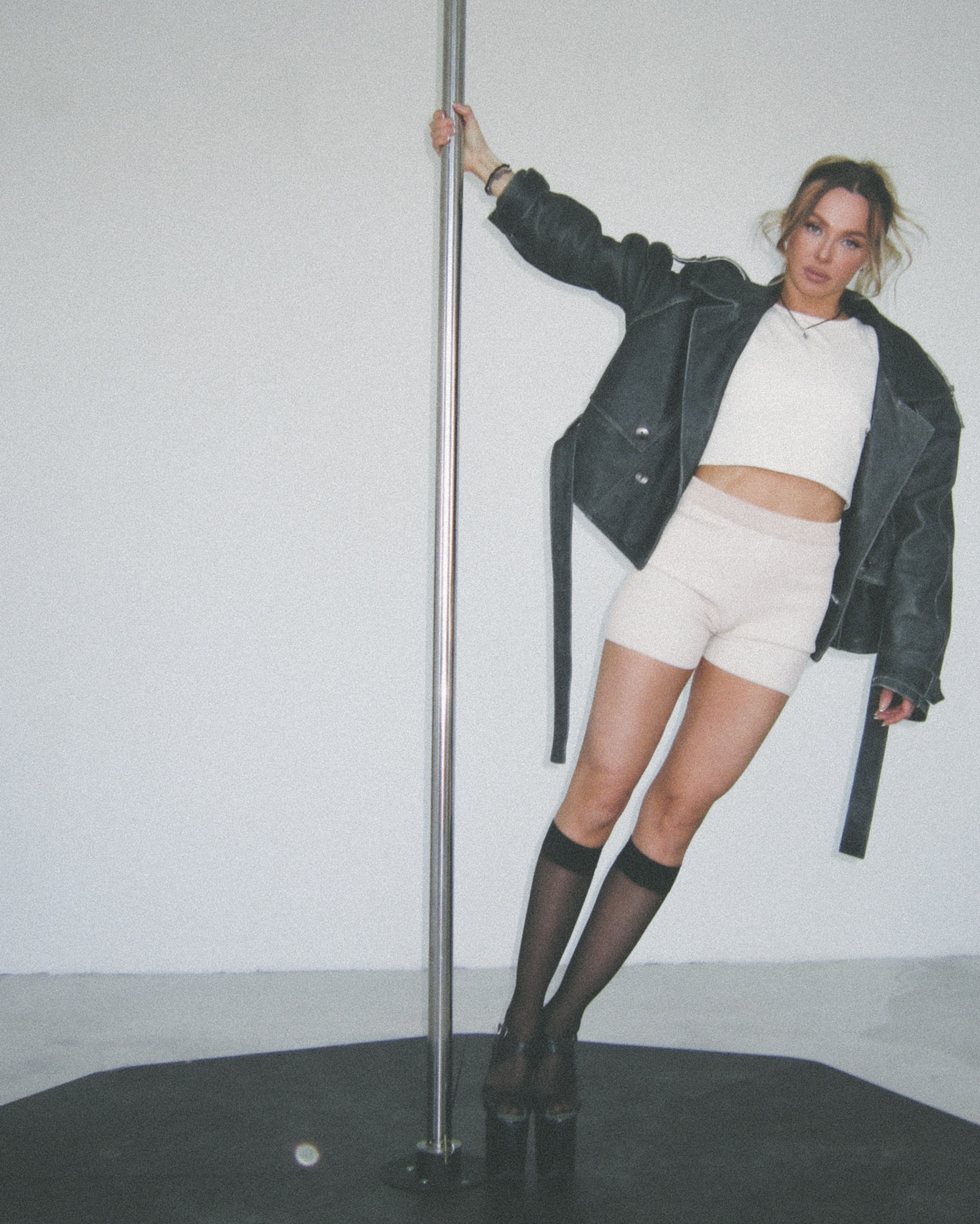 Monreve. Фотограф в Москве и Сургуте Алла Лесовая. Снимаю каталог для брендов и индивидуальные портреты для людей