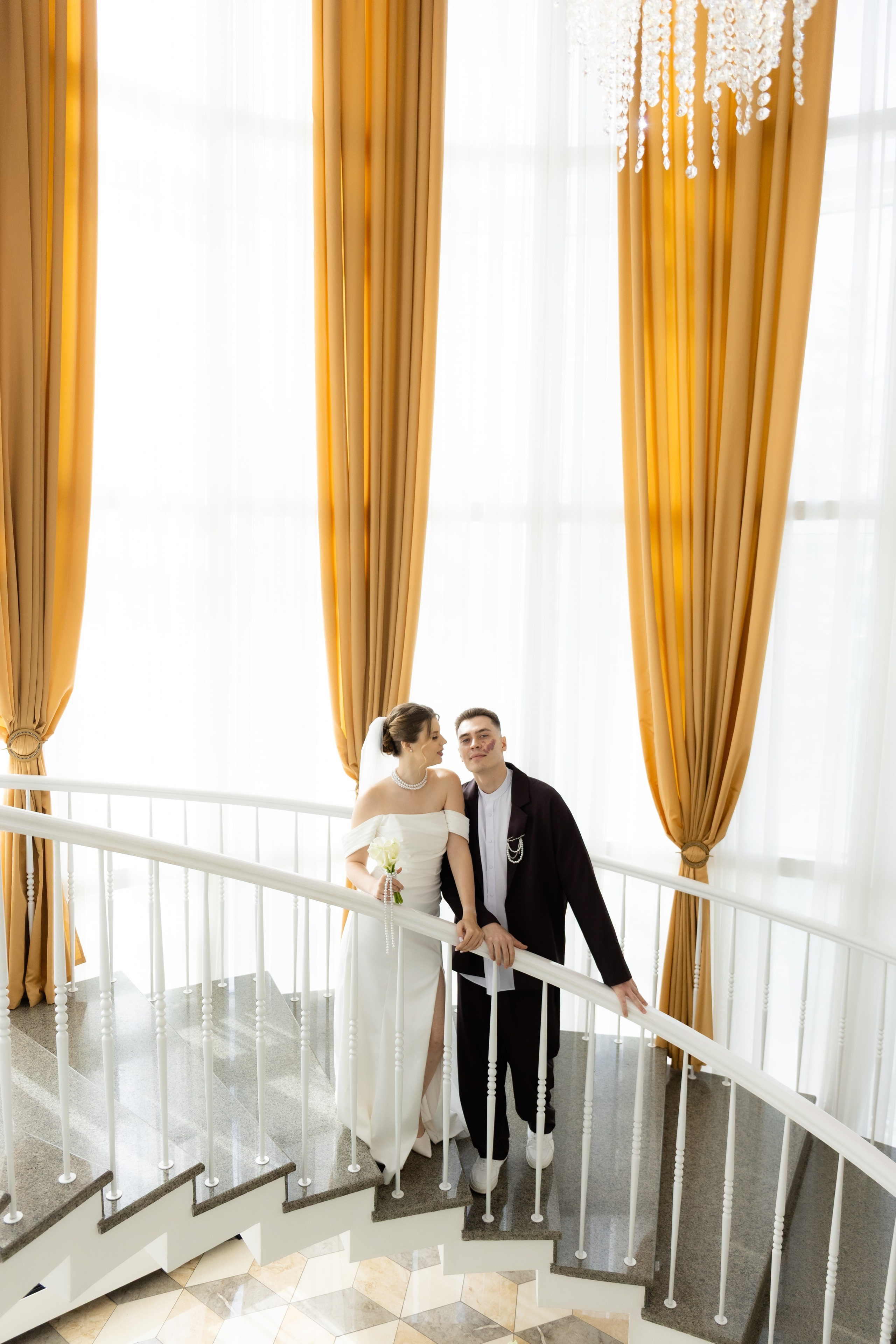 Гайд-путеводитель по Центральному ЗАГСу. Свадебный и портретный фотограф в Новосибирске Любовь Исакова