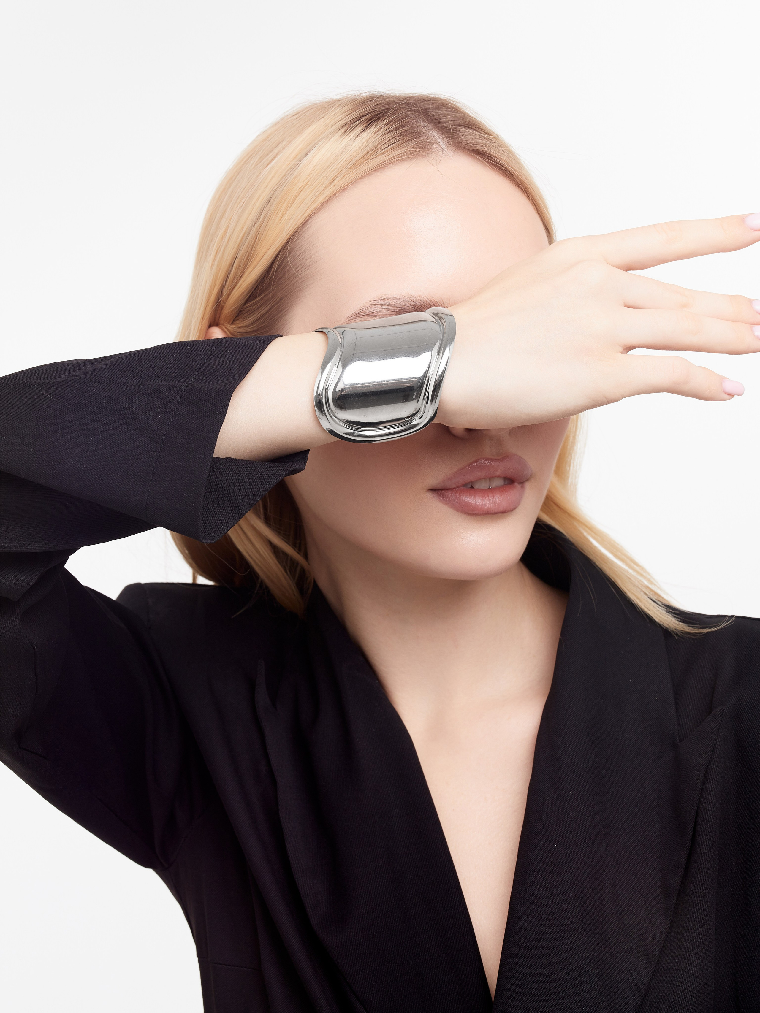 Фотосъемка аксессуаров с моделью в Ростове-на-Дону. Предметный и бизнес фотограф в Ростове-на-Дону Александра Степанова