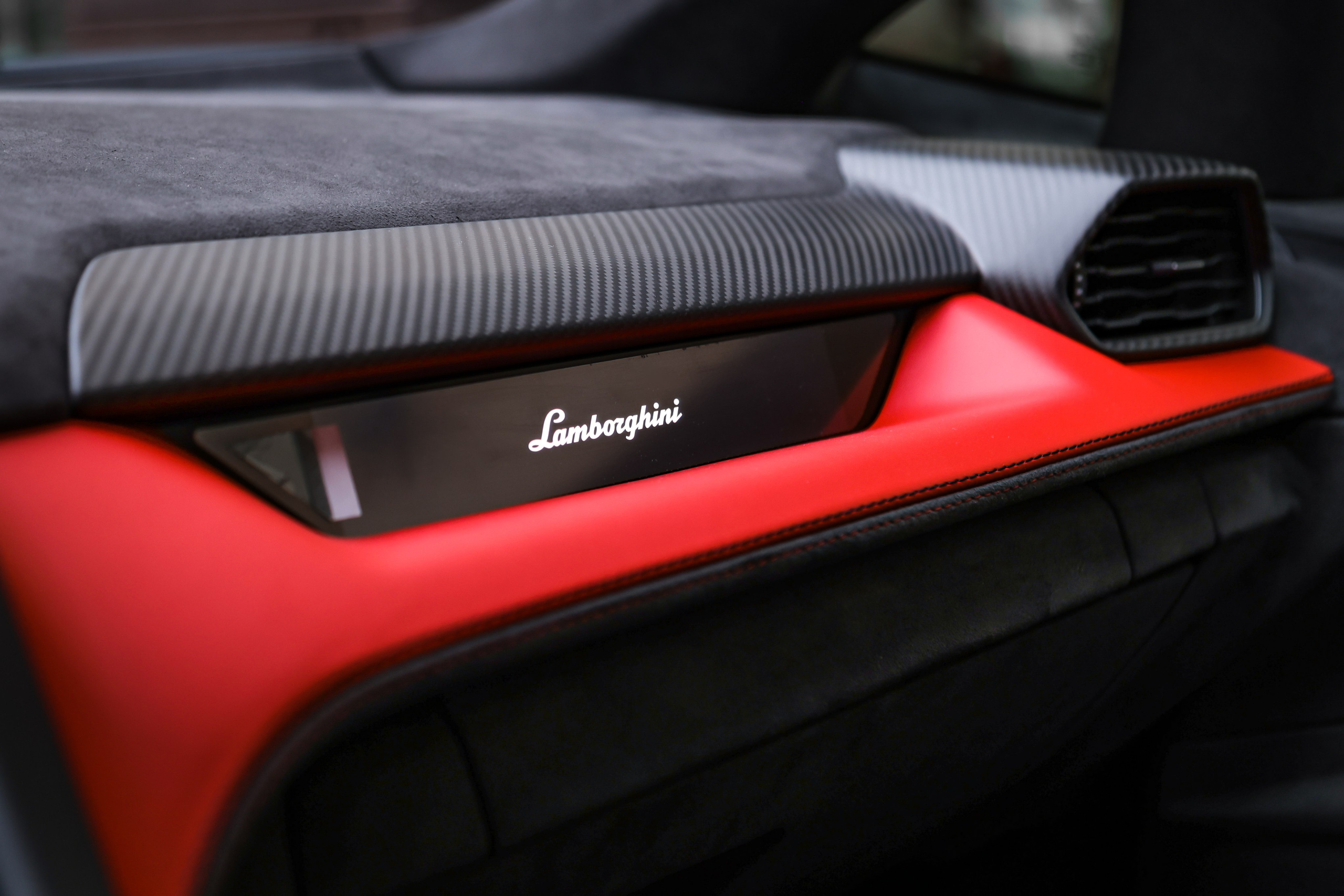 2024 Lamborghini Revuelto 6.5 AMT. Mixturecaptures