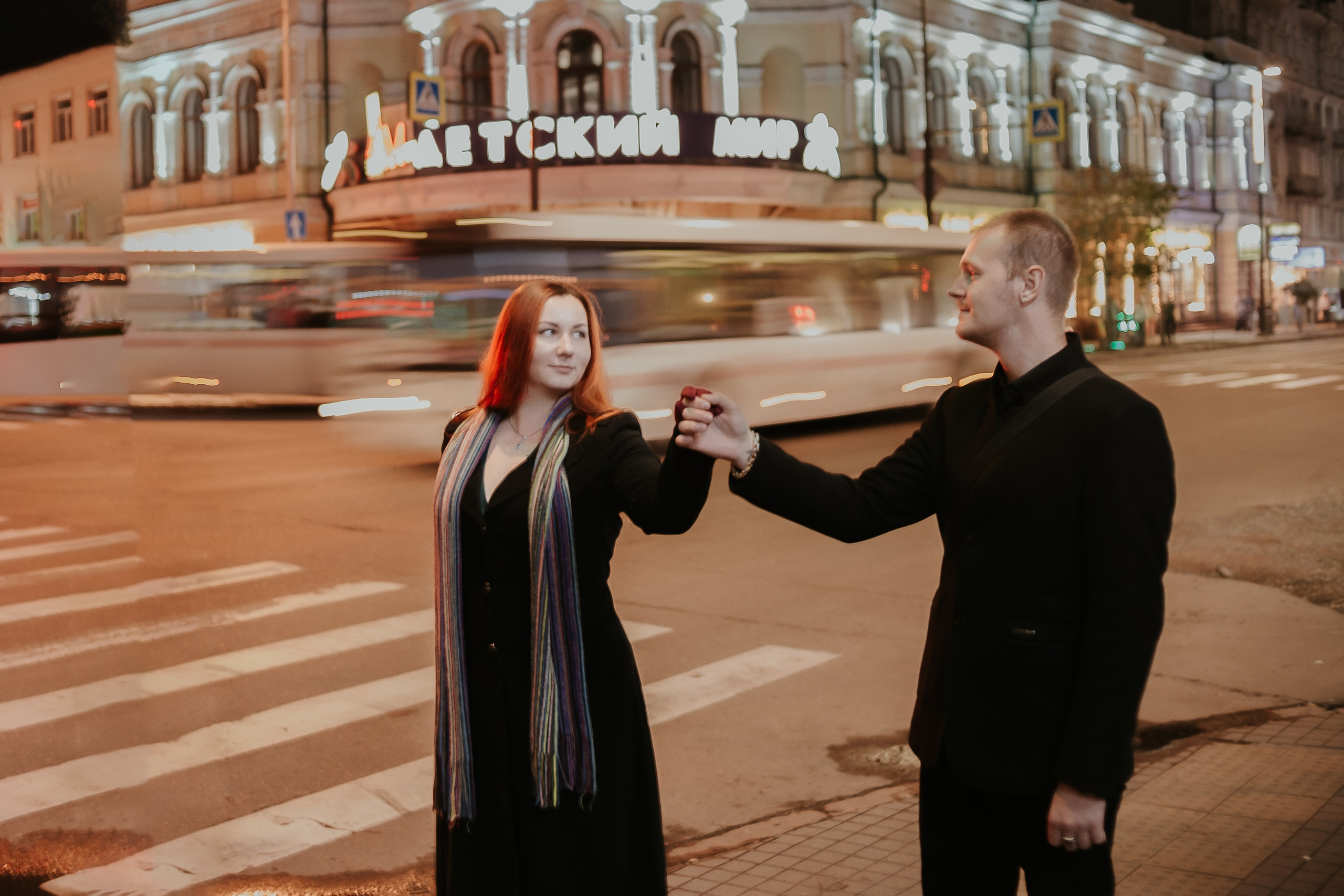 Ася и Влад. Ночная прогулка. Фотограф Регина Крикунова г. Красноярск