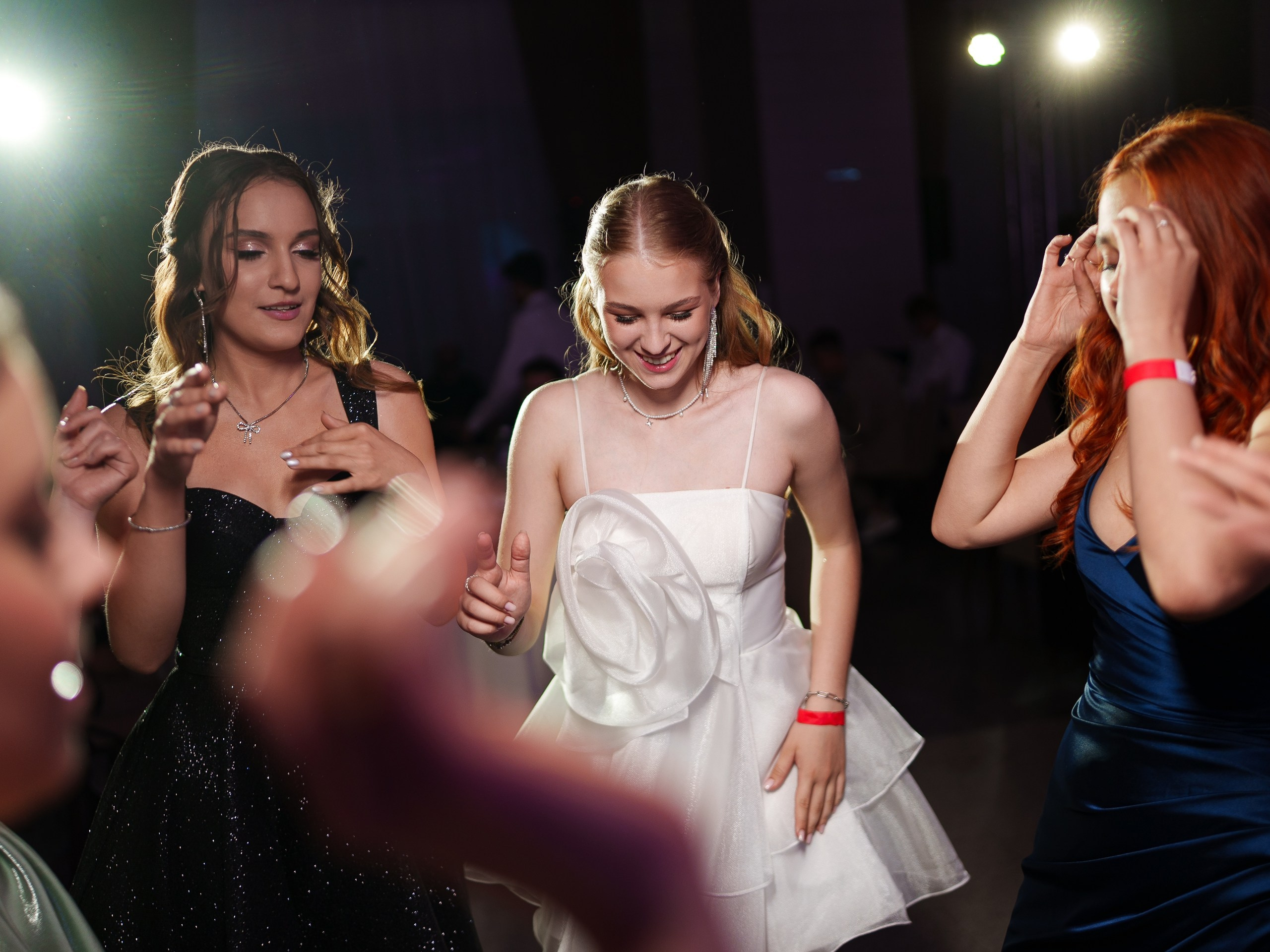 Фотограф на выпускной в Уфе — съёмка в Конгресс-холле для гимназии № 39