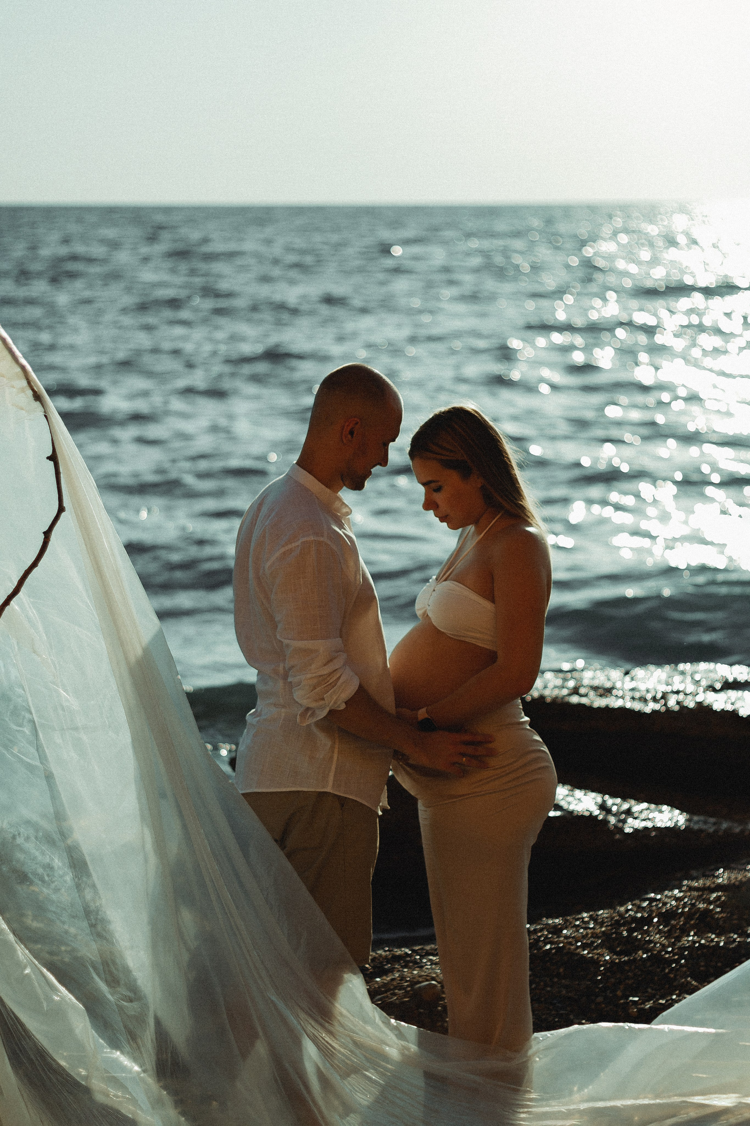 Евгений и Александра на берегу моря. Фотограф в Крыму | Виктория Нотевская