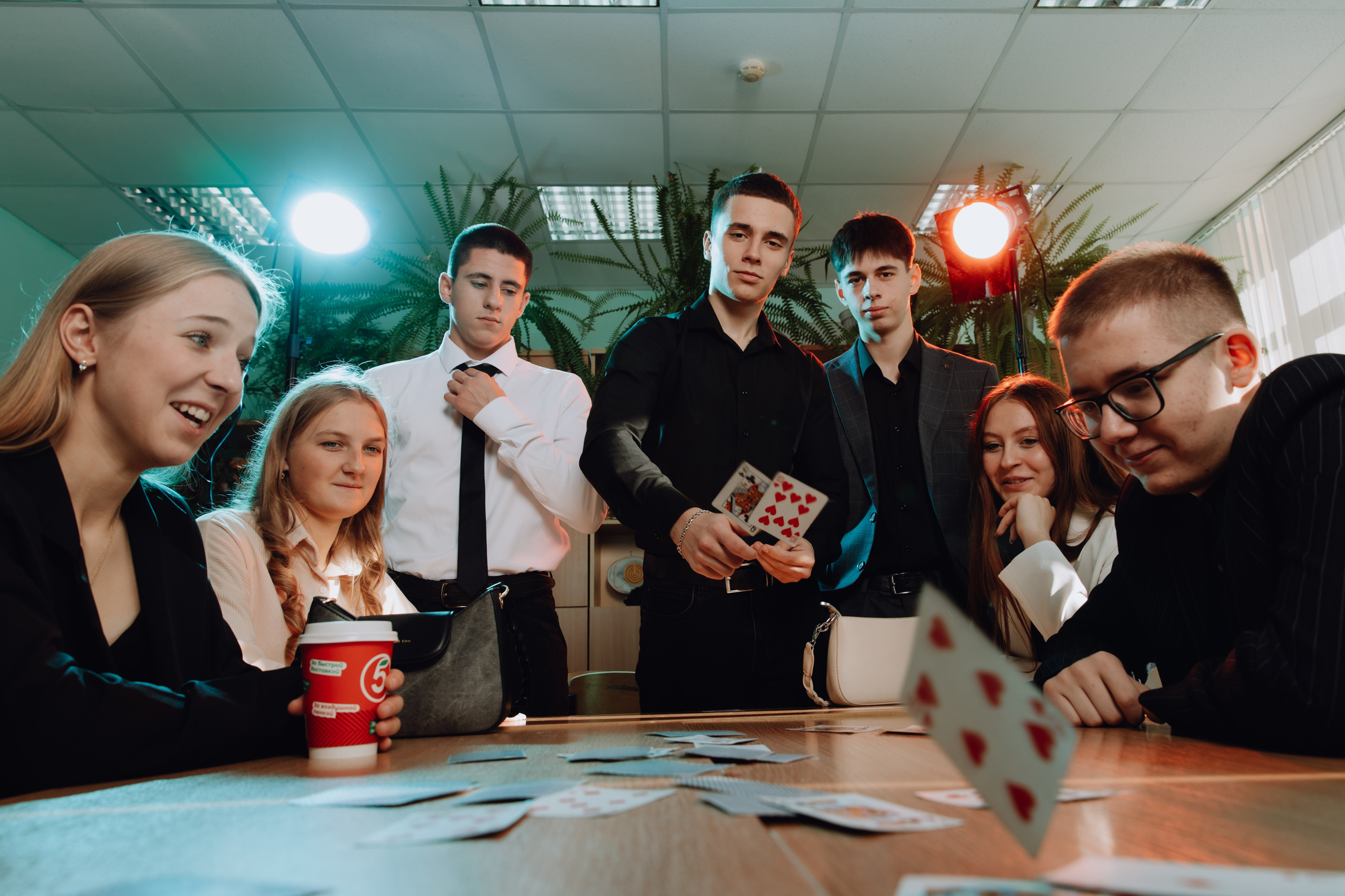 Школьные альбомы в Чернянке. Фотограф Максим Никонов