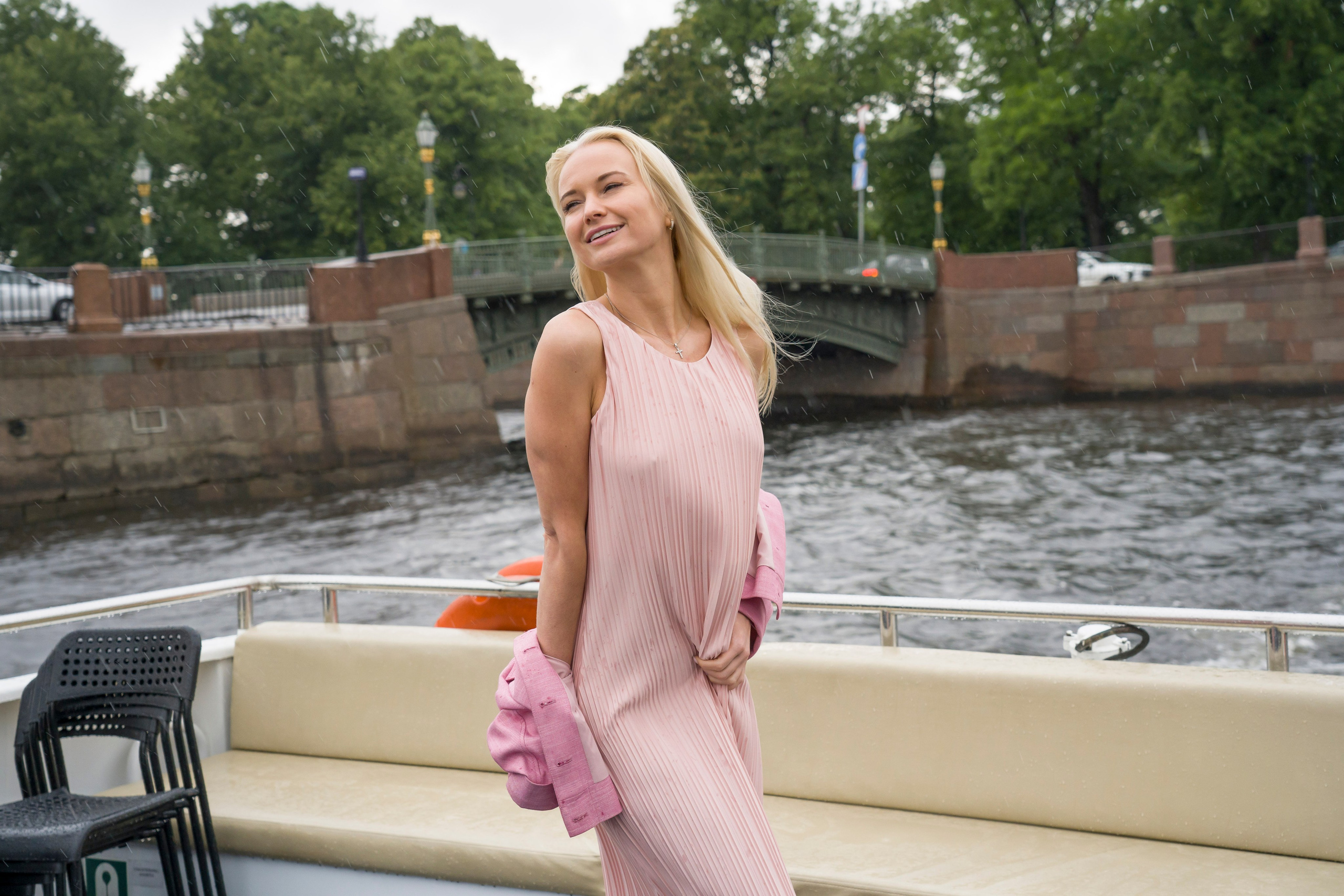 На теплоходе праздник. Фотограф в Санкт-Петербурге. Репортажная и все съёмки для бизнеса