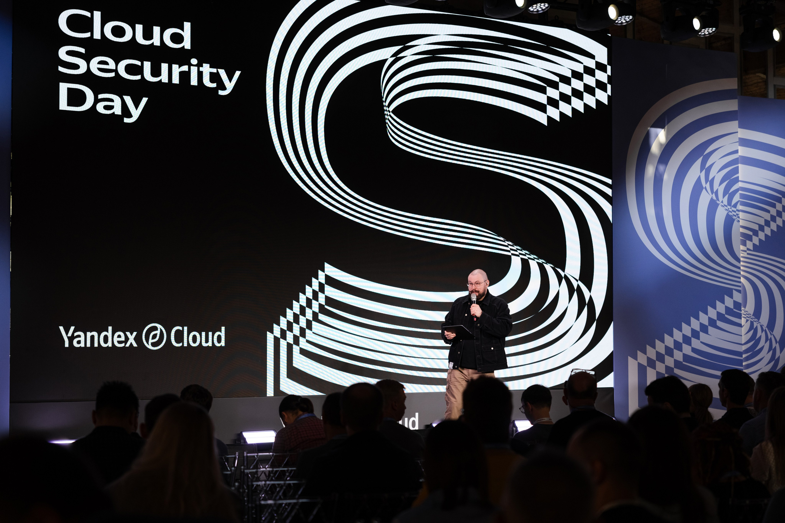 Cloud Security Day. Свадебный репортажный фотограф в Москве
