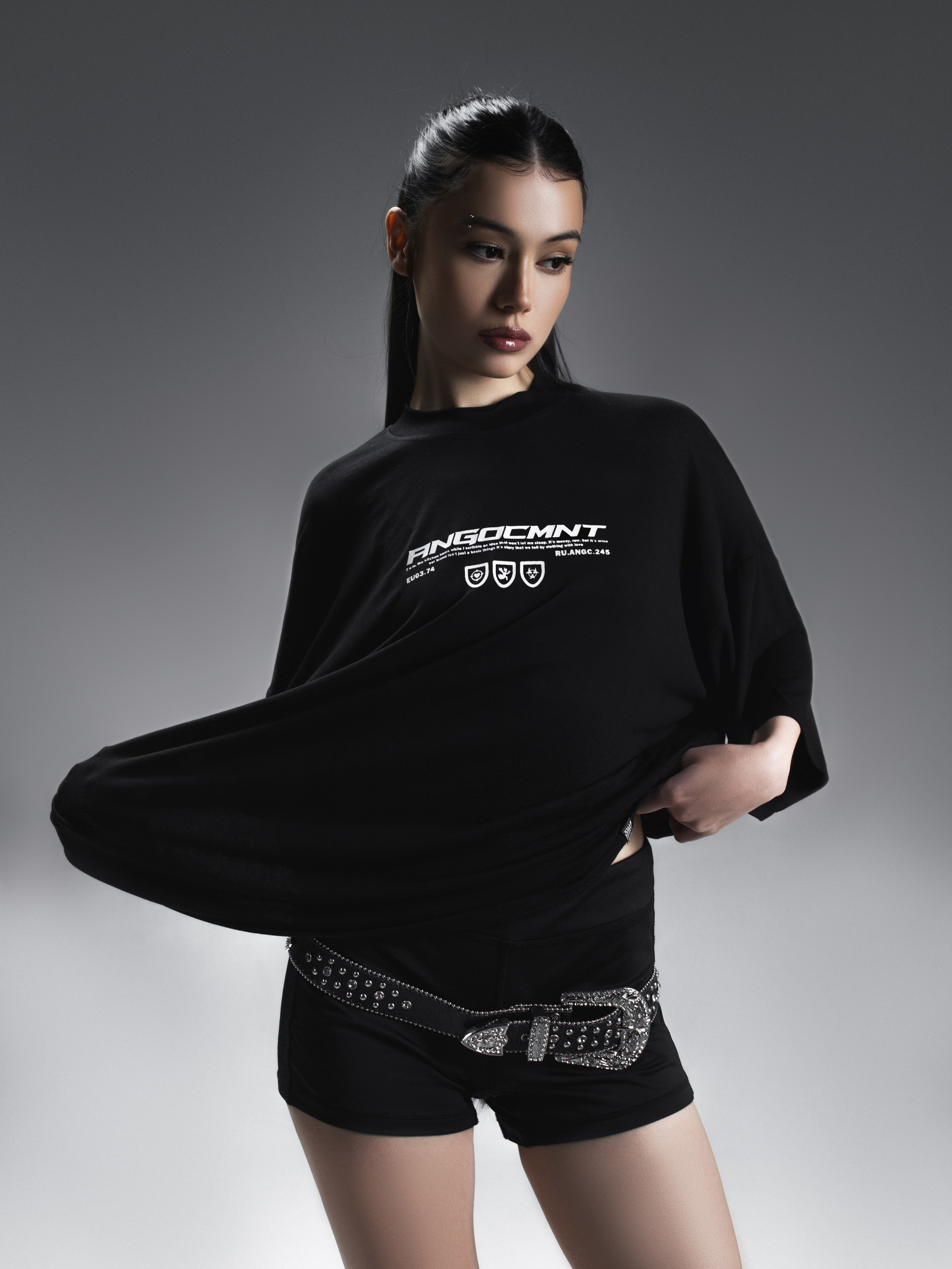 КАТАЛОГ | серый фон. RUNA production — стильные съемки для брендов