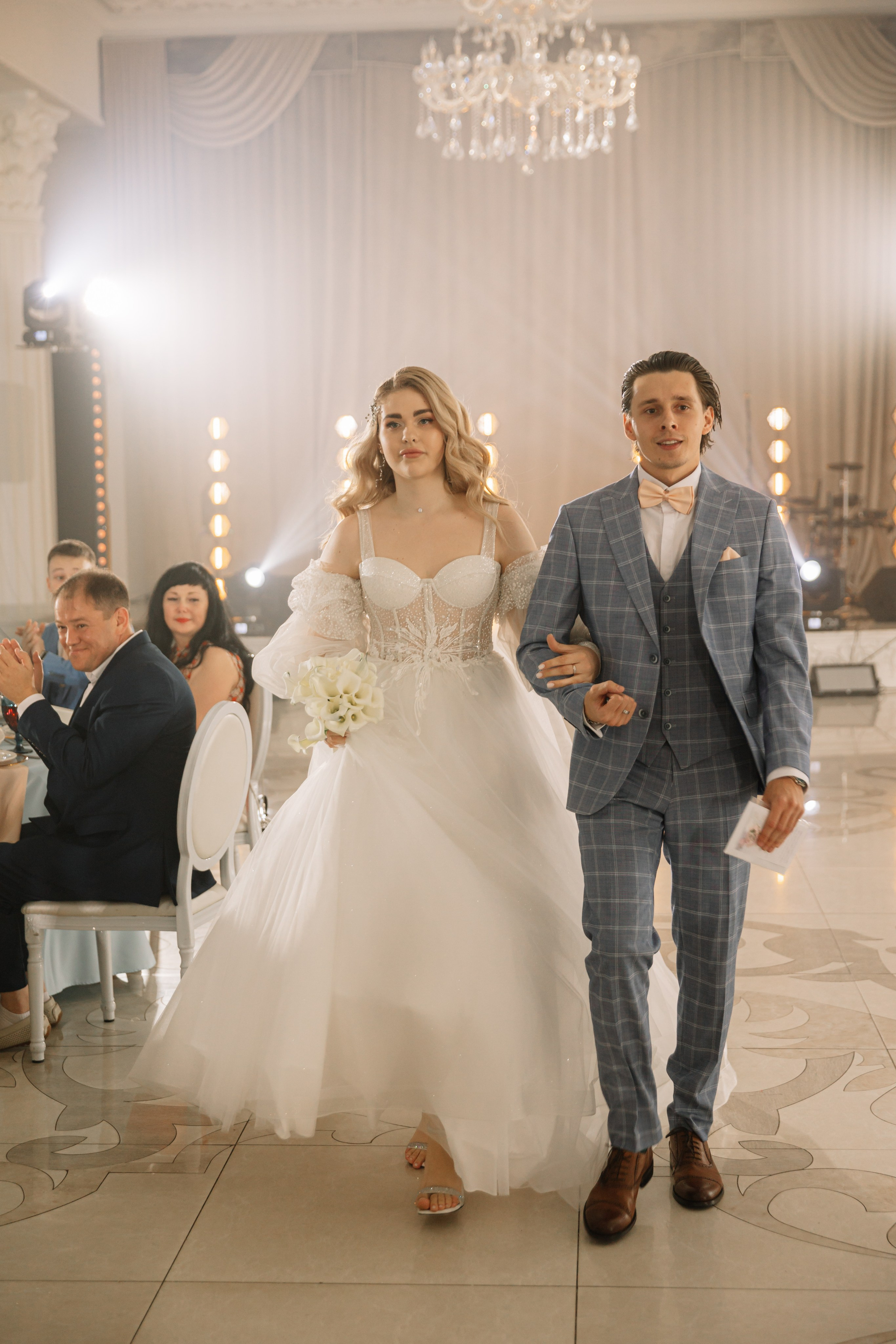 Банкет в Даймонд. Свет на свадьбу Нижний Новгород Friends Rent