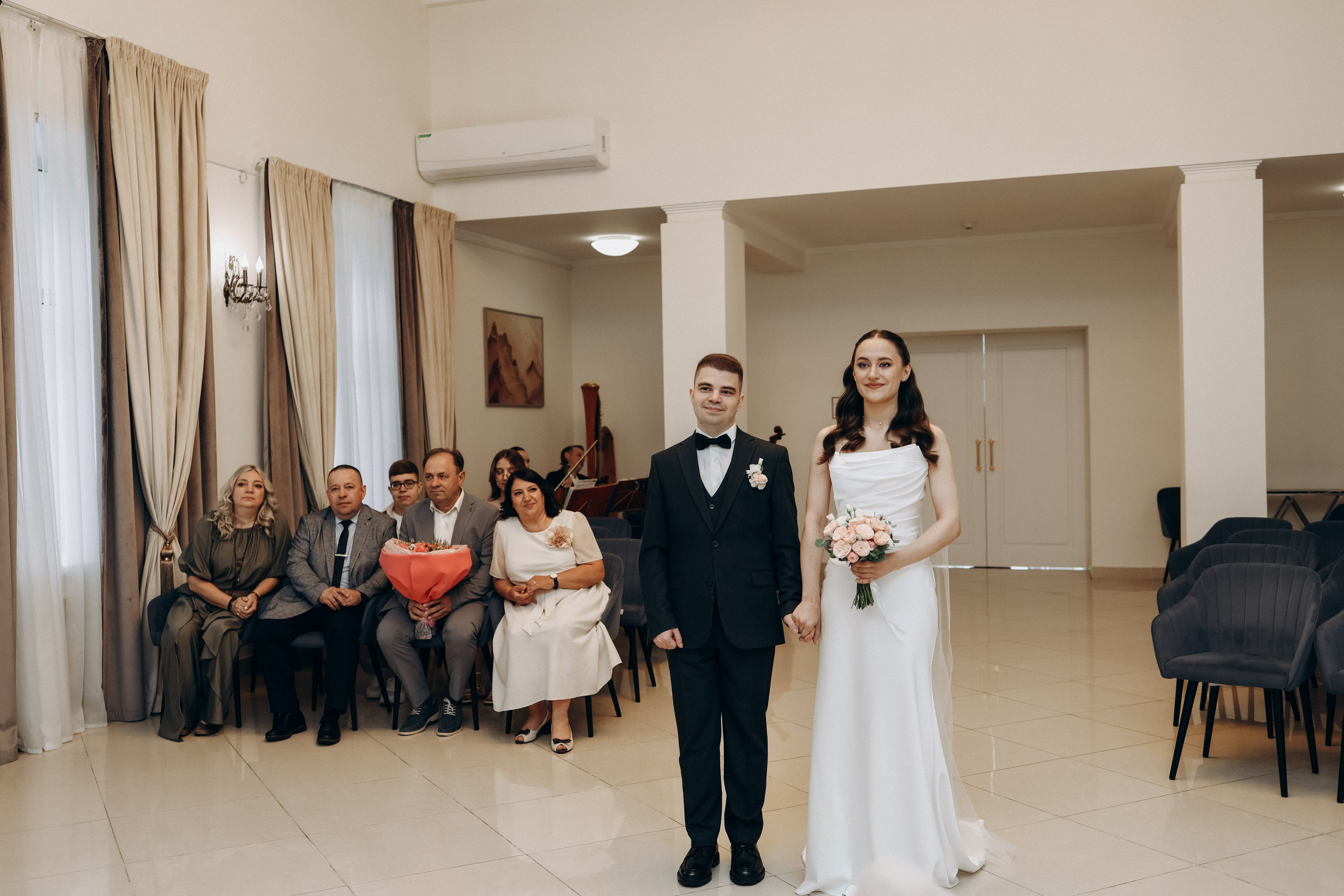К&П. ЗАГС ВДНХ + прогулка. Диана Чечель. Свадебный и семейный фотограф в Москве