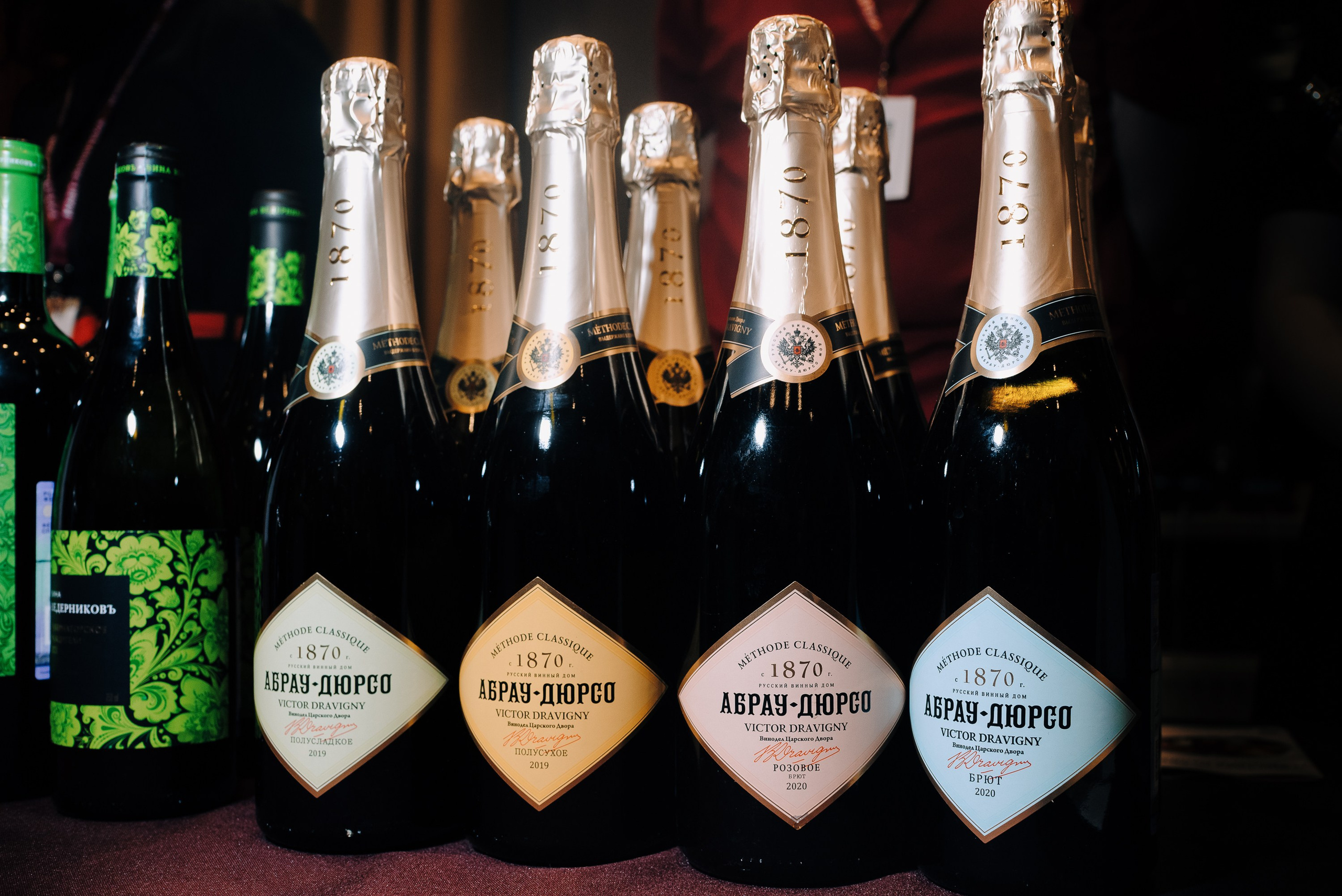 ФЕСТИВАЛЬ ВИНА И КРЕПКИХ НАПИТКОВ МАВТ-ВИНОТЕКА. Репортажный фотограф Зуев Роман г. Челябинск