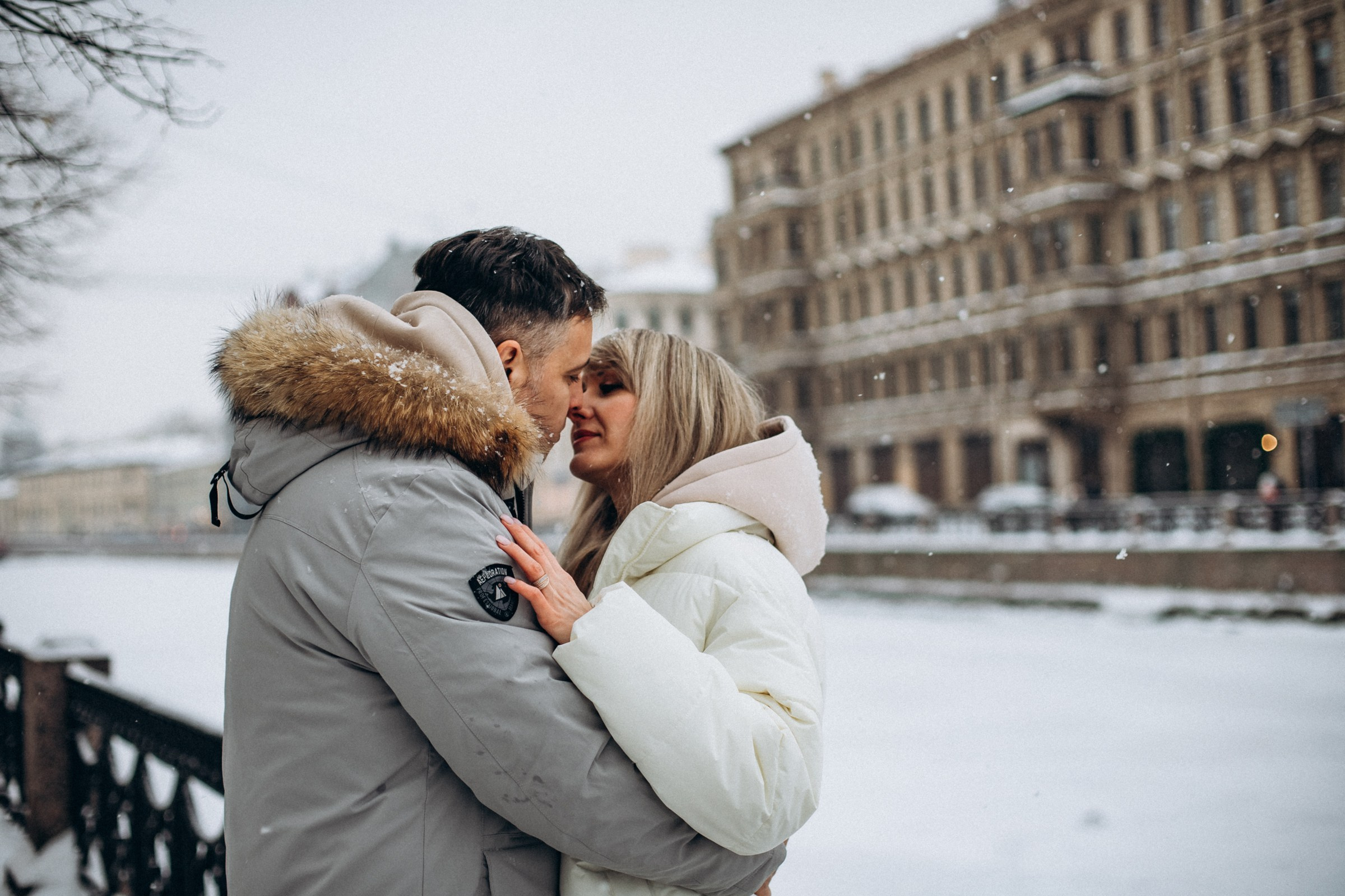 Сергей и Алёна в декабре. Фотопрогулка в Петербурге. Индивидуальный и семейный фотограф в Санкт-Петербурге