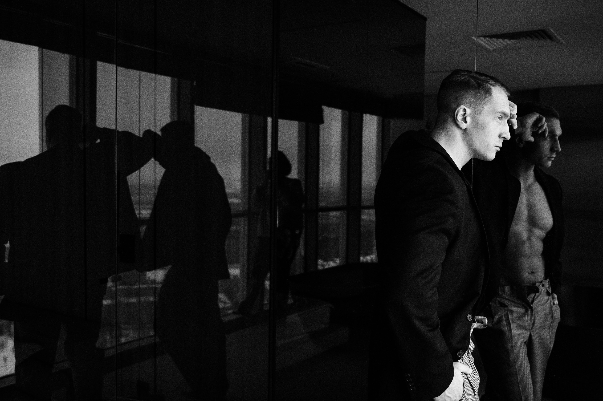 Андрей. Профессиональный фотограф беременности в СПБ. Стильные фотосессии беременности в стиле минимализм и классическая фотография