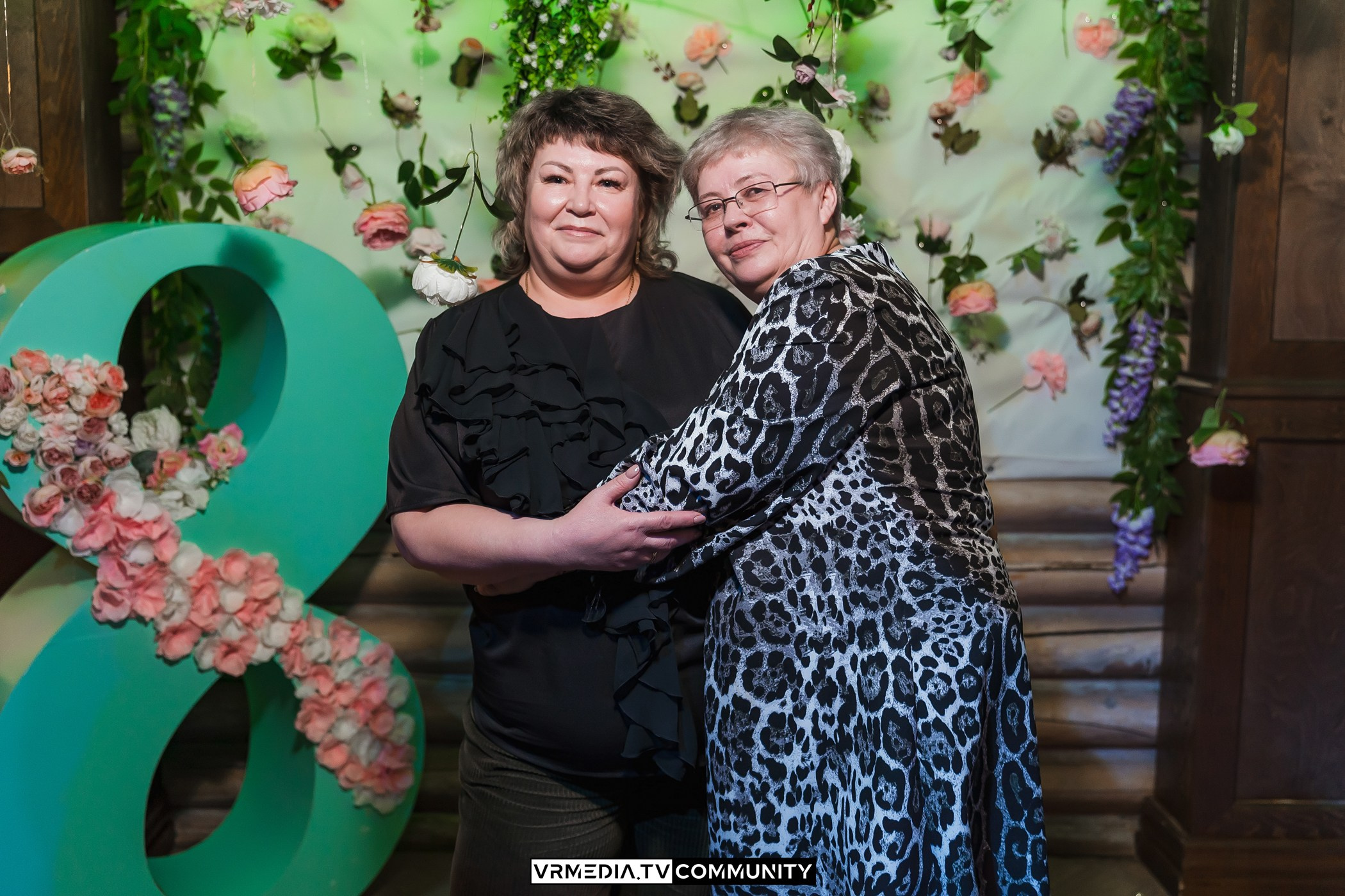 Международный женский день в кафе «У Петровича»