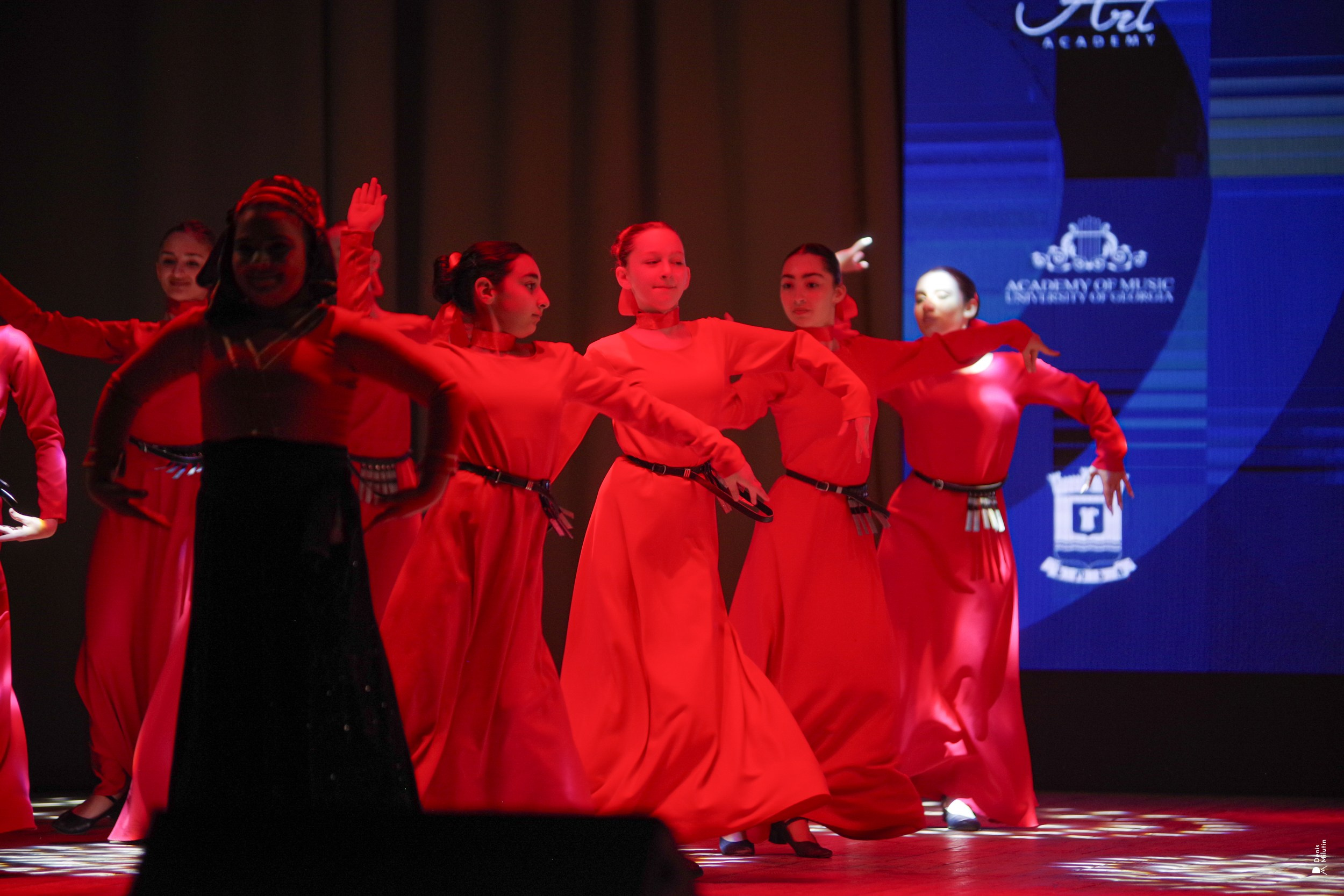 Танцы в Хоби. Портретный фотограф Денис Милютин