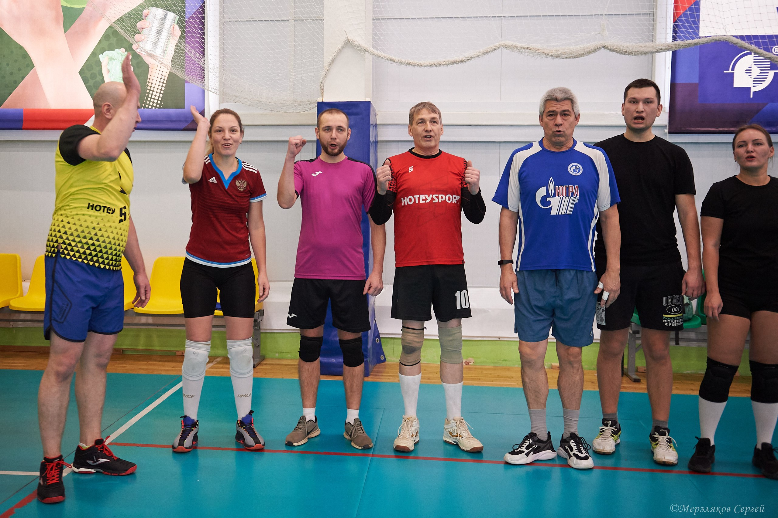 Новогодний волейбольный турнир. Ижевск. 16.12.23. Спортивный репортажный фотограф в Ижевске Сергей Мерзляков