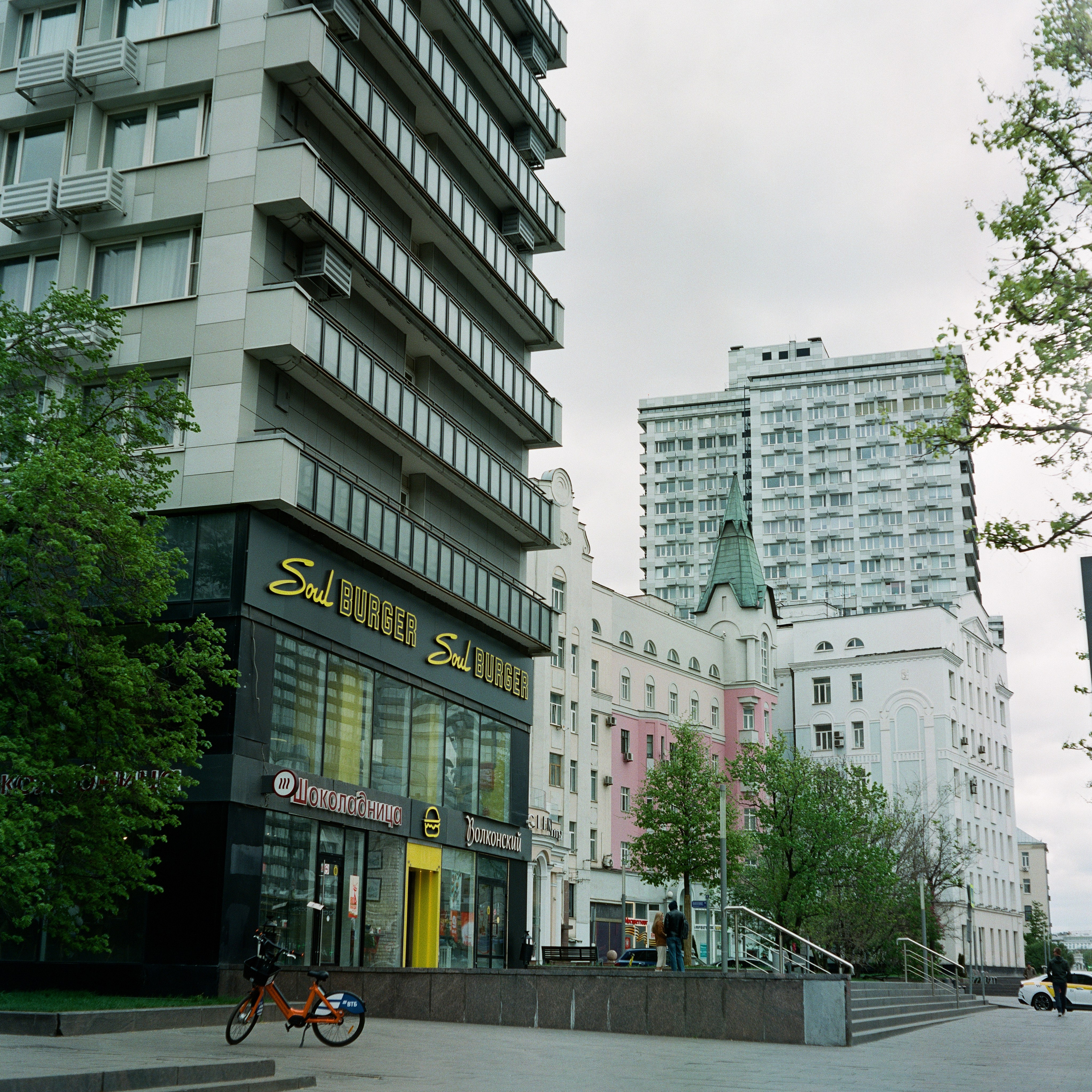 Улица Поваровка и окрестности | Minolta Autocord | Fujicolor Pro 400H