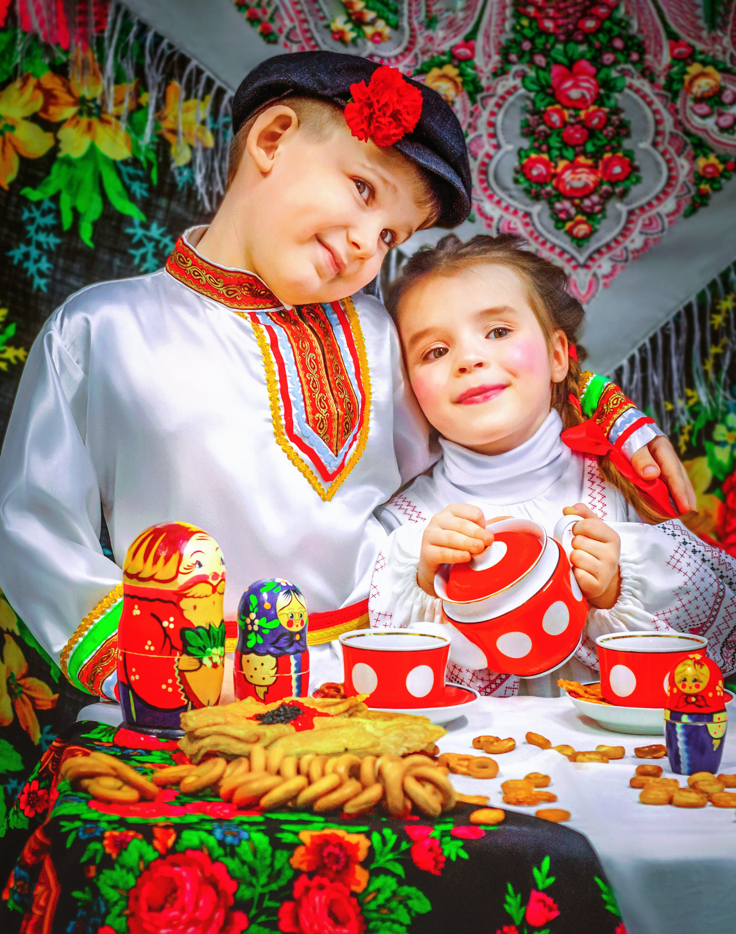 Яркая фотосессия детей в честь масленицы. Фотографы для фотосессий в Новосибирске