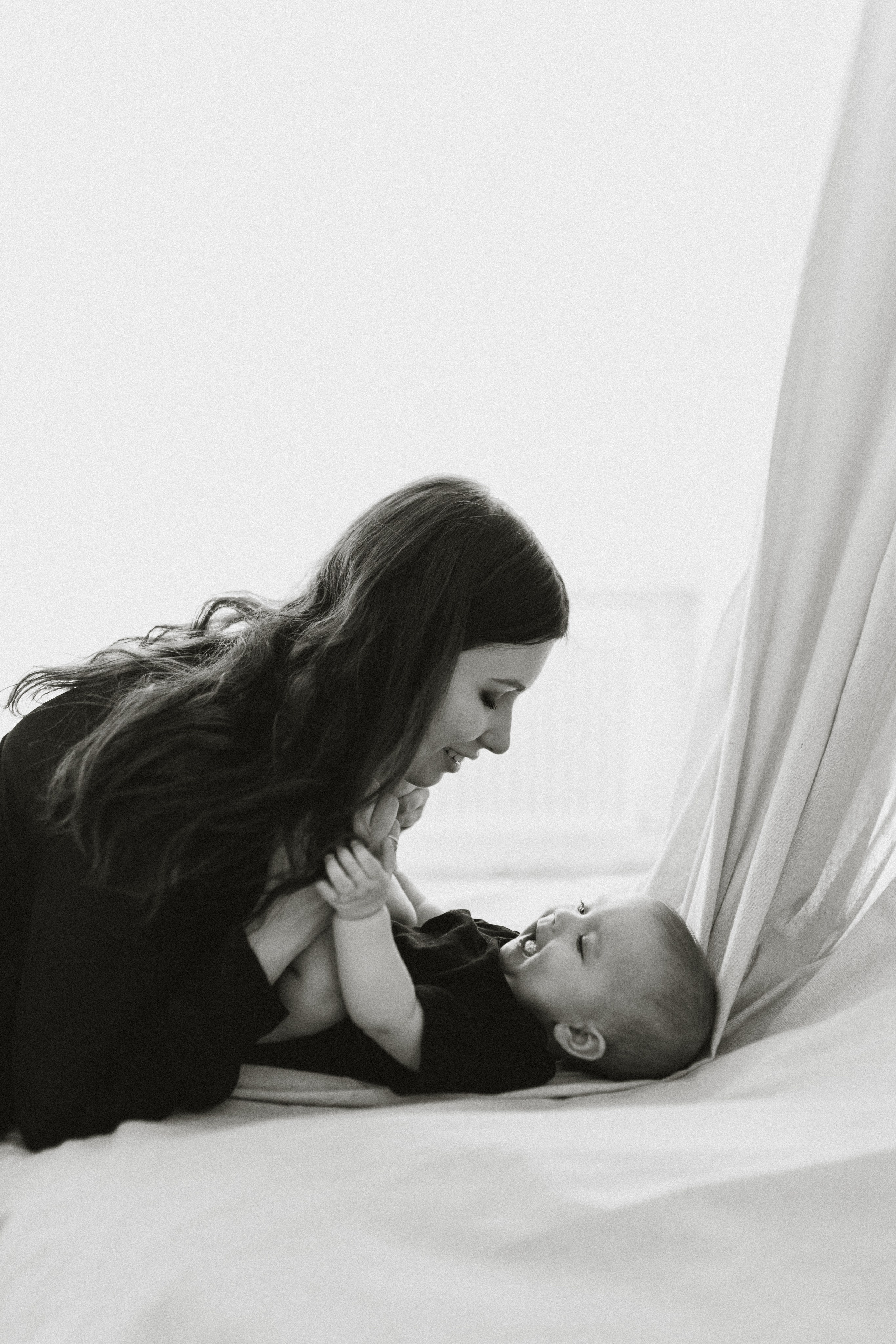 Фотосессия мама с малышом в студии. Семейный фотограф Екатеринбург Черепанова Олеся