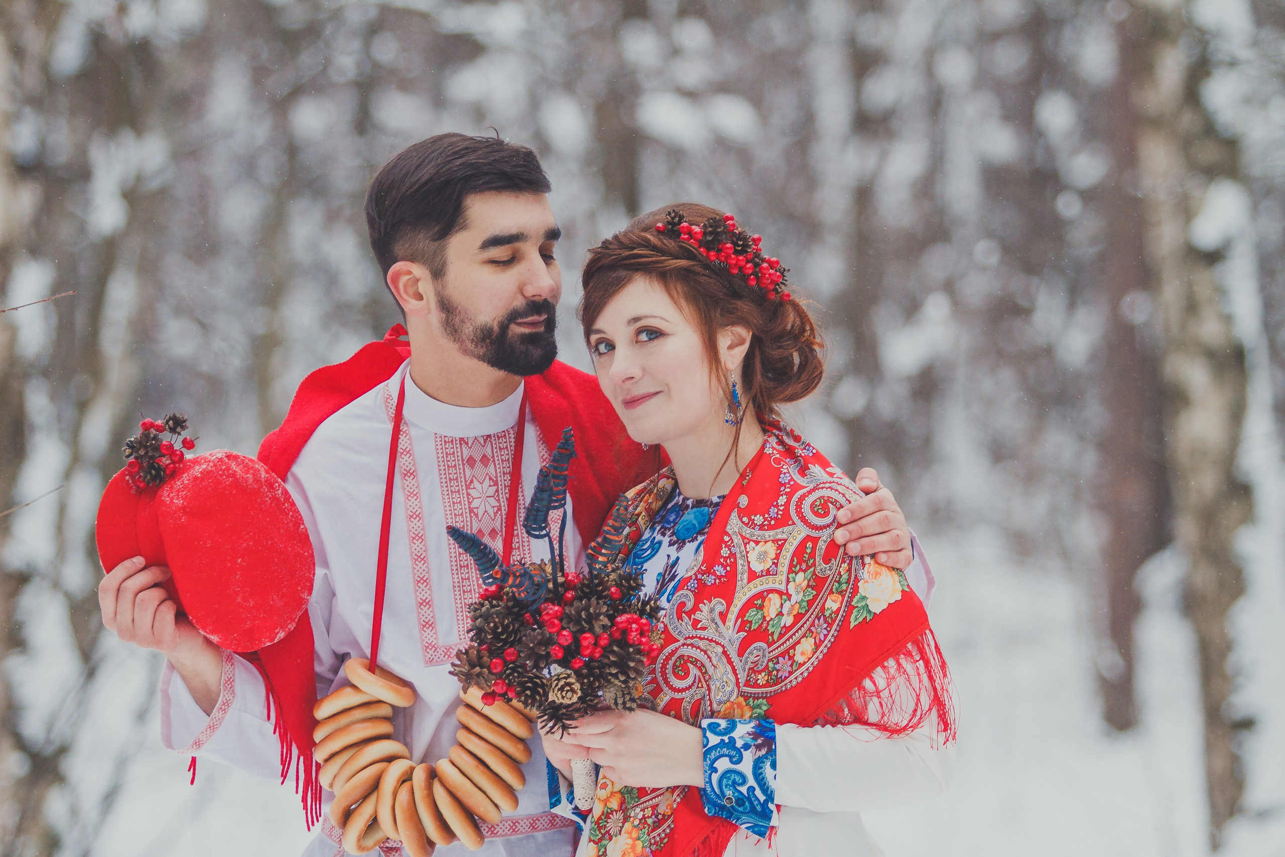 Свадебная фотосессия в русском стиле зимой. Семейный и детский фотограф в Москве Мария Быкова