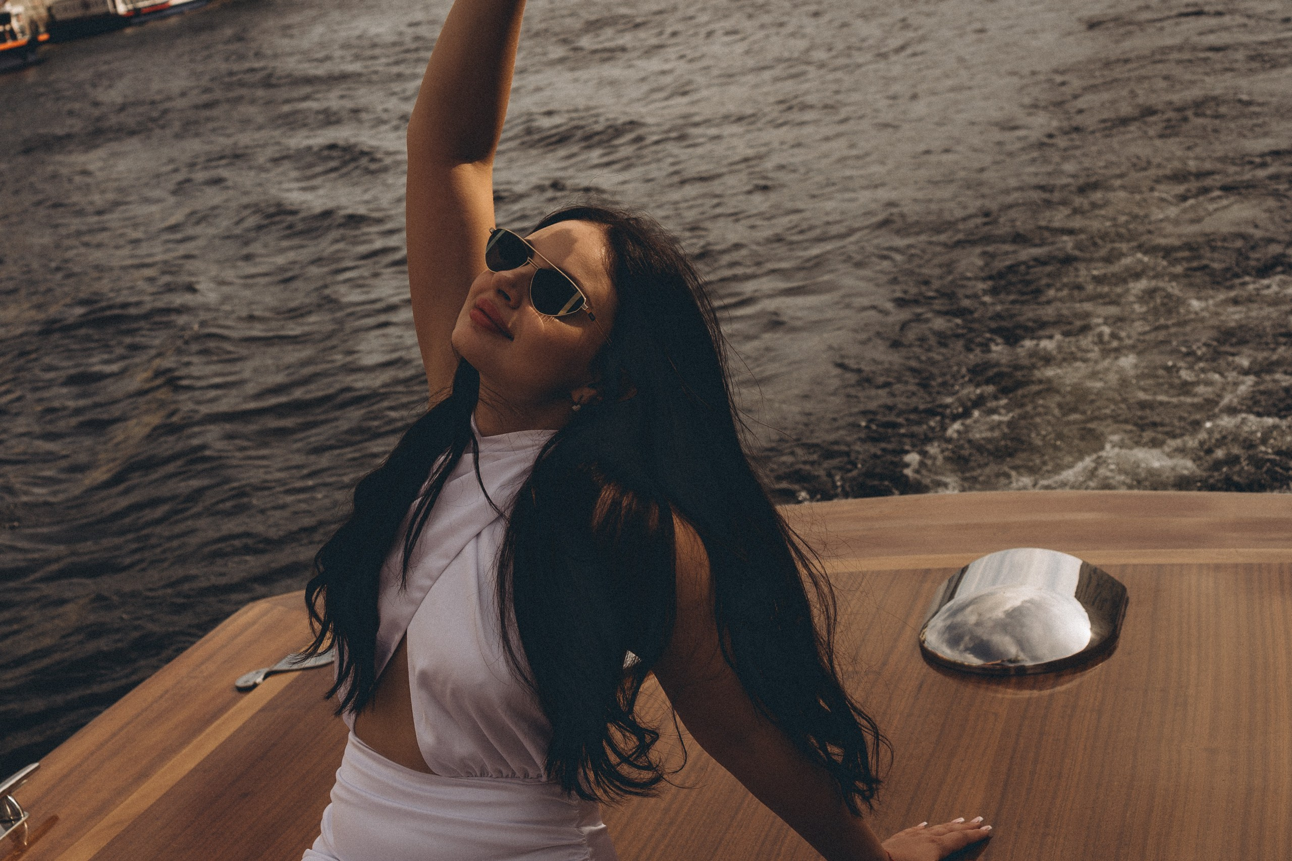 СВАДЕНБНАЯ СЬЕМКА НА КАТЕРЕ ПО КАНАЛАМ САНКТ-ПЕТЕРБУРГА И В АКВАТОРИИ НЕВЫ. Профессиональный фотограф, Санкт-Петербург — Виктория Богомолова