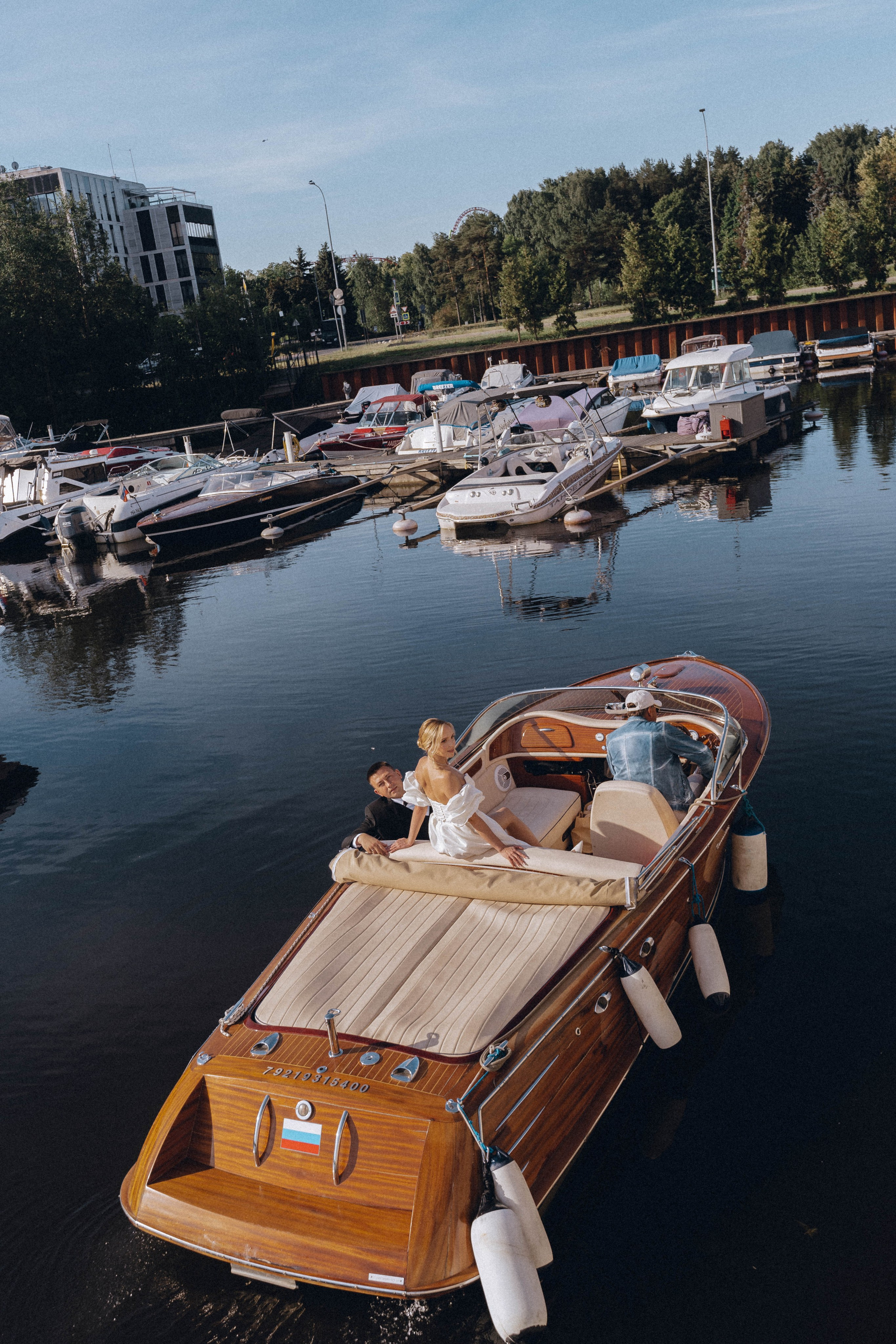 СВАДЕНБНАЯ СЬЕМКА НА КАТЕРЕ ПО КАНАЛАМ САНКТ-ПЕТЕРБУРГА И В АКВАТОРИИ НЕВЫ. Профессиональный фотограф, Санкт-Петербург — Виктория Богомолова