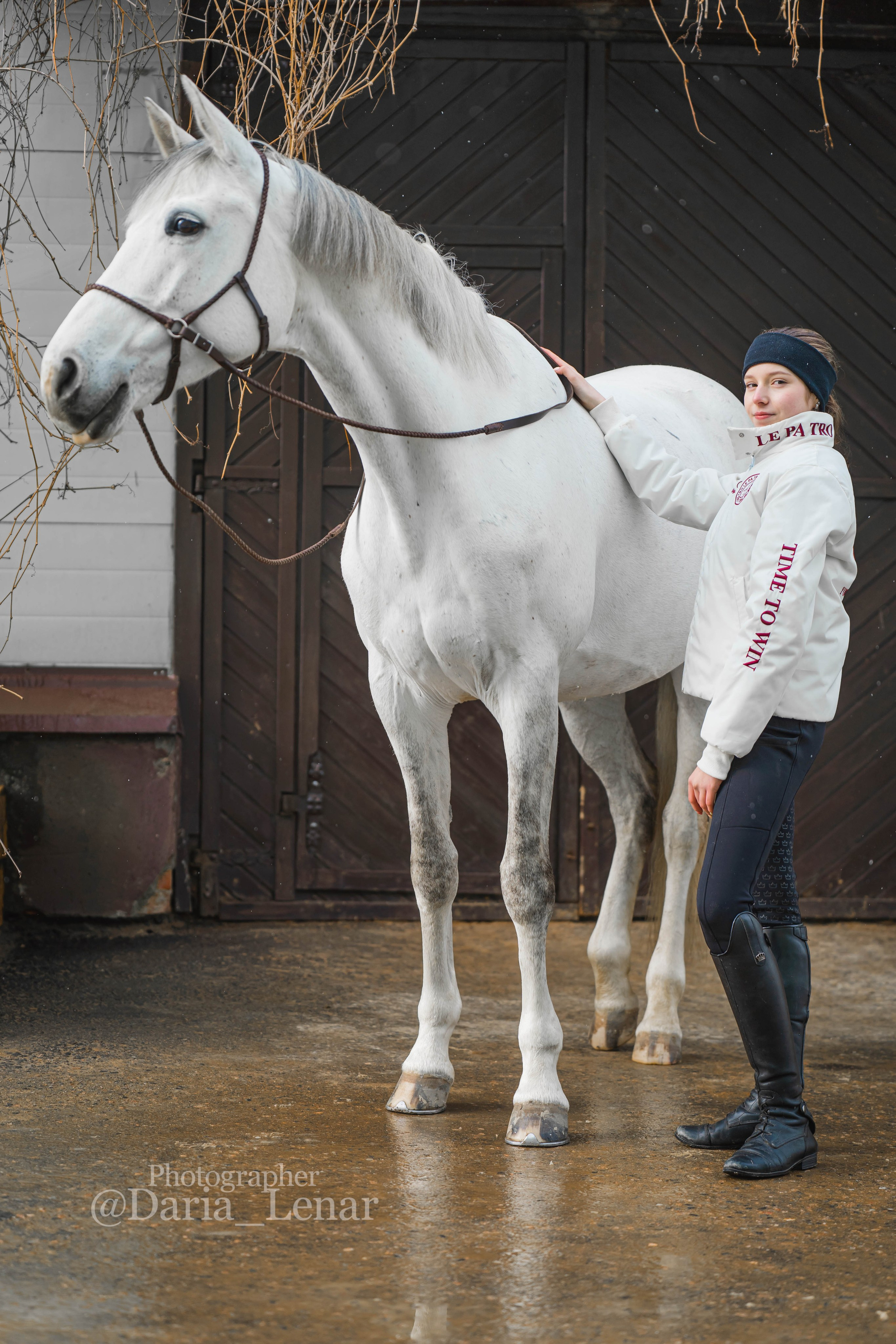 Настя и Луся. КК «Толстая лошадь». Фотограф в Москве Ленарская Дарья