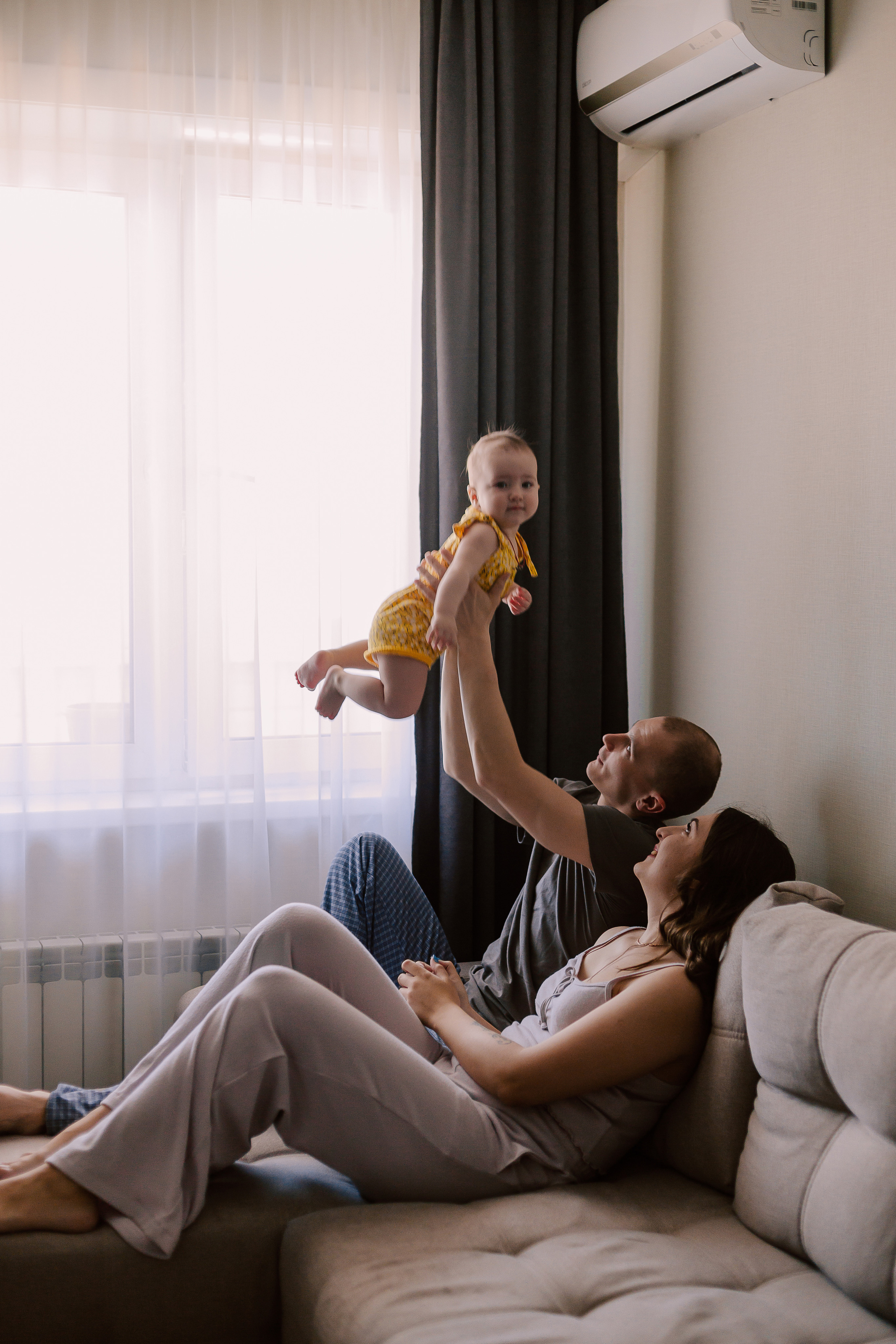 Рита с мамой и папой. Фотограф Бурятии София Андриянова