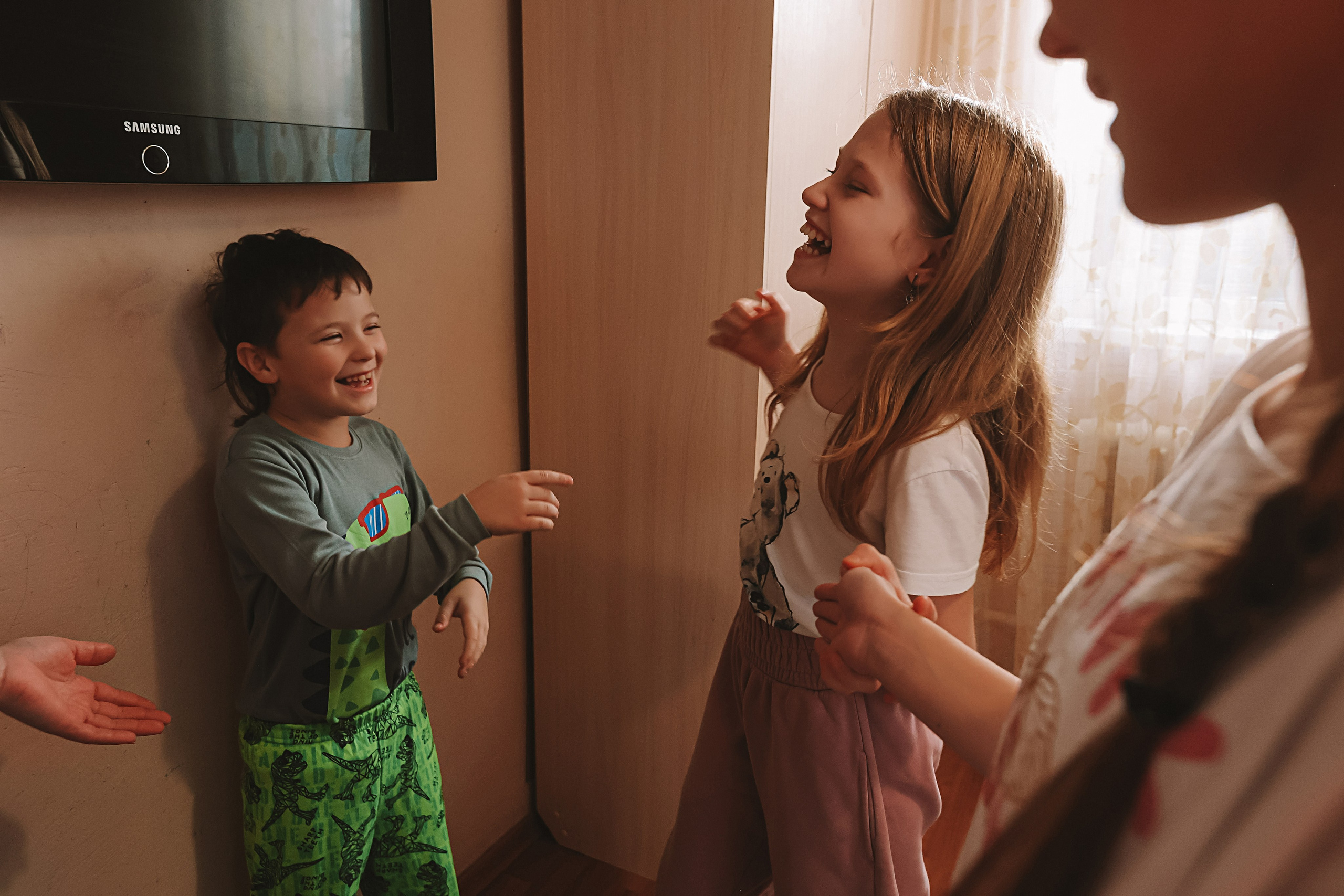 Большая семья репортаж. Семейный фотограф Тюмень, фотограф на роды Салмина Мария