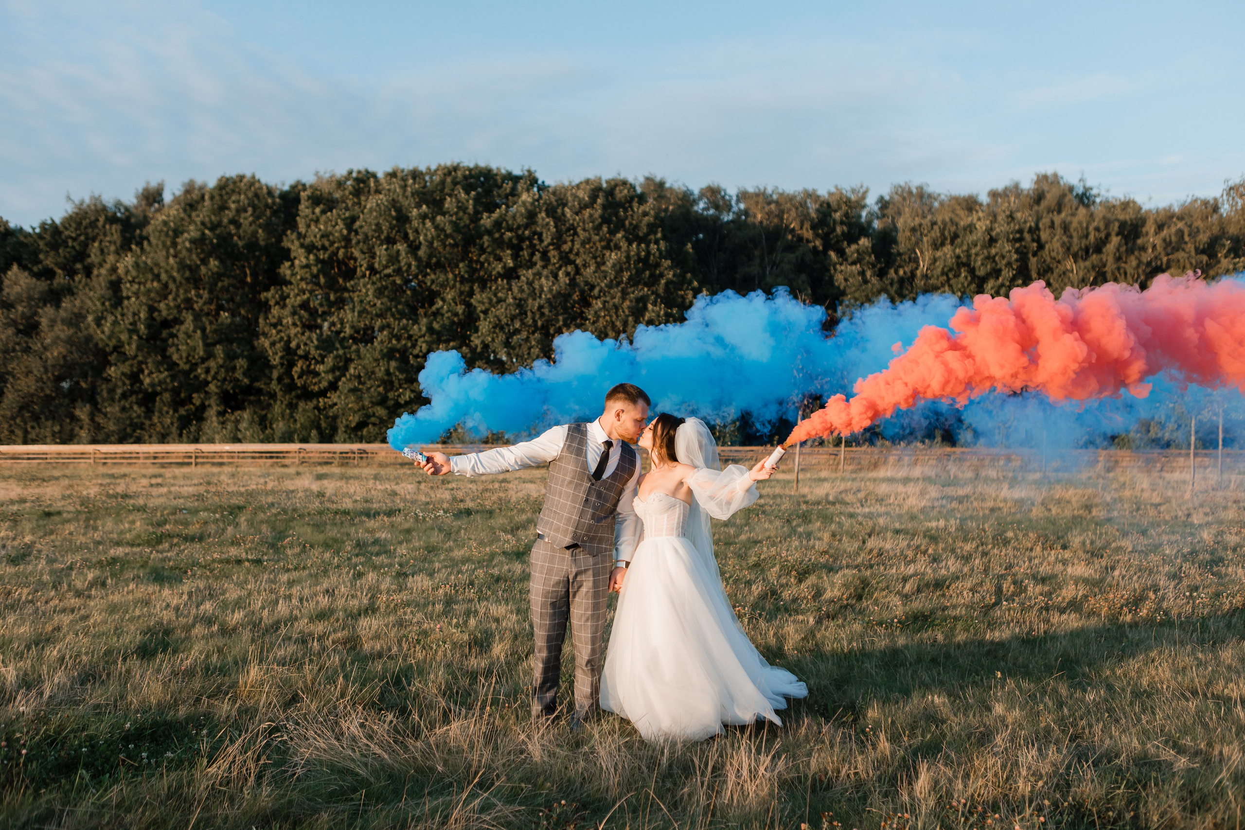 Свадебная фотосессия Сергея и Татьяны. Наша свадебная сказка. Видеосъемка и фотосъемка свадеб. Фотограф и оператор на свадьбу. Видеосъемка подкастов, собственная видео-фотостудии. Предметная фотосъемка