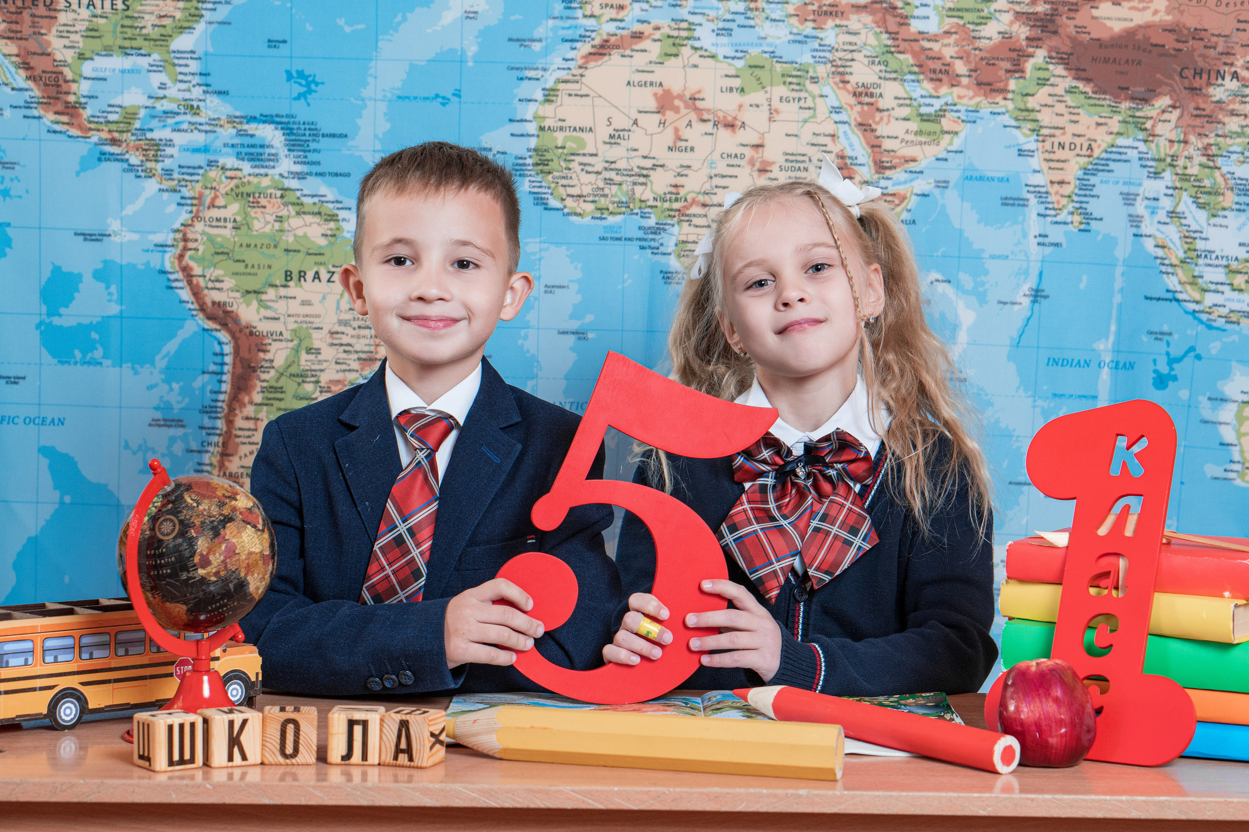 Начальная школа. Выпускные альбомы для детских садов и школ в Симферополе и Крыму — фотограф Ирина Найкина