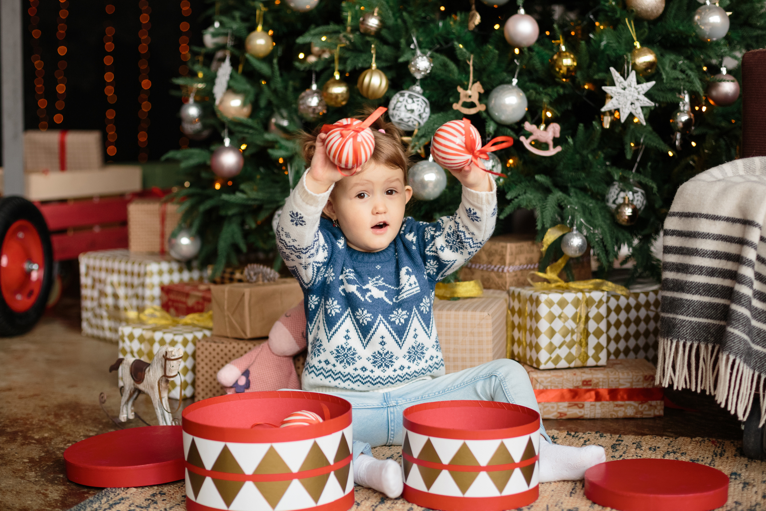 Традиционная семейная фотосессия на Новый год в фотостудии Екатеринбур. Свадебный и семейный фотограф Ксения Шекк Екатеринбург
