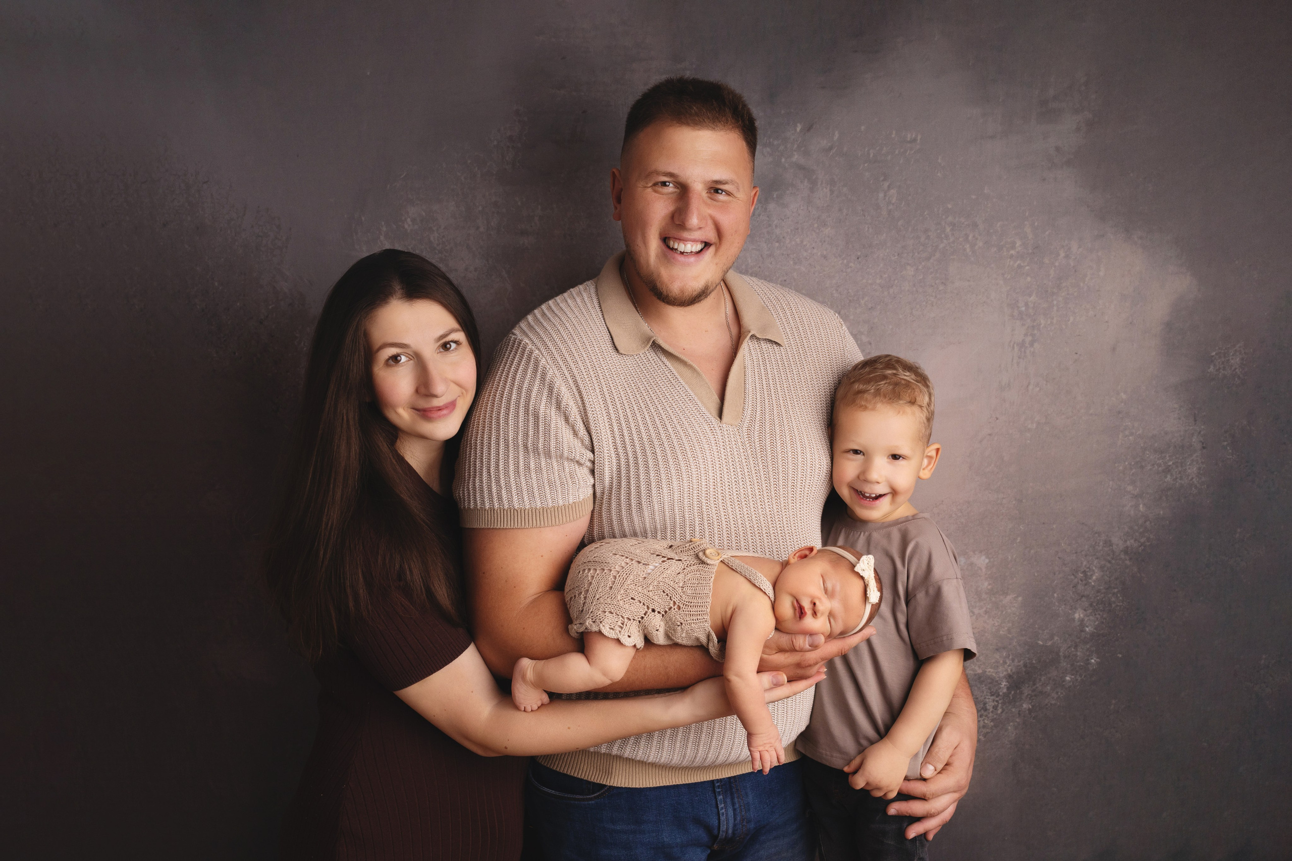 Семейные кадры от Elvira Kamaeva. Фотограф новорожденных малышей в Омске и Омской области Эльвира Камаева