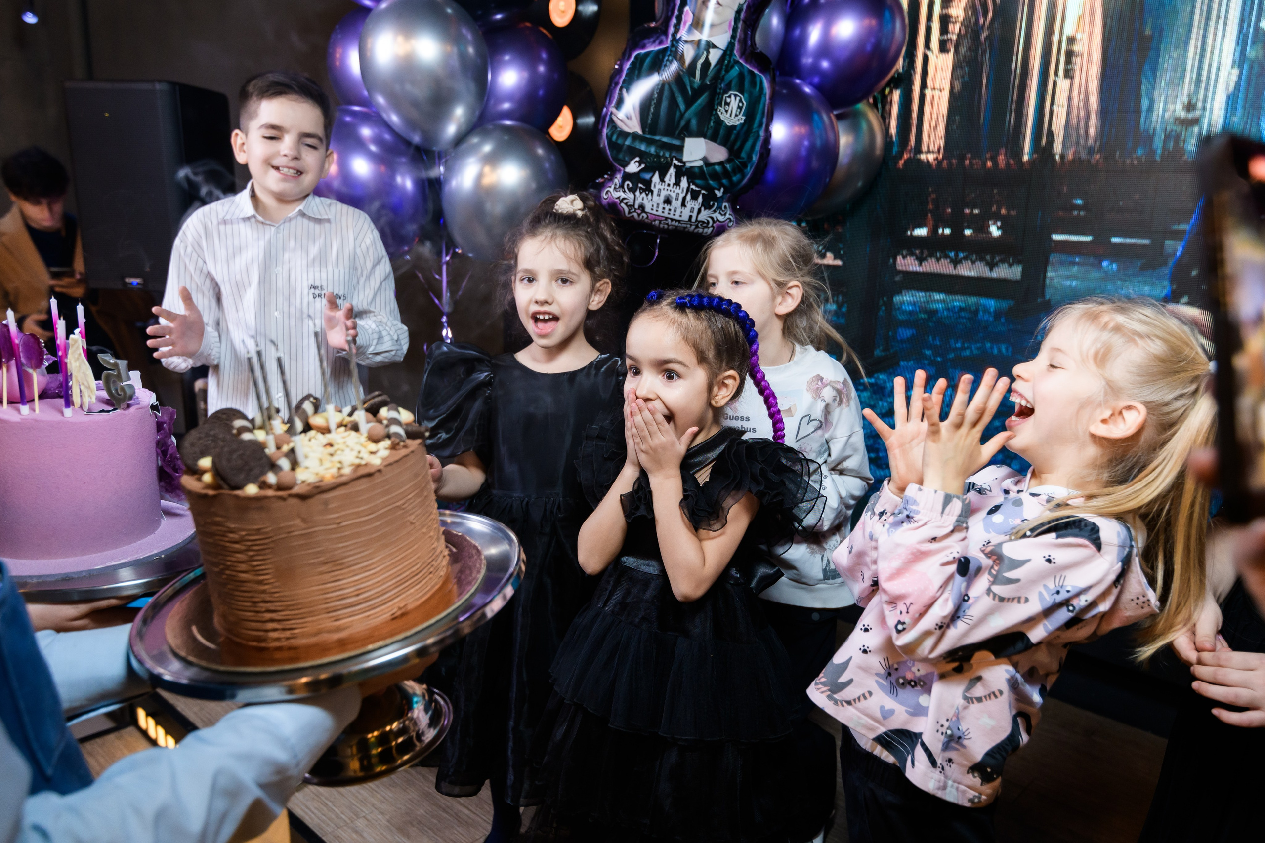 День рождения Софии в стиле «Уэнздей». Репортажный фотограф Сергей Дроздов