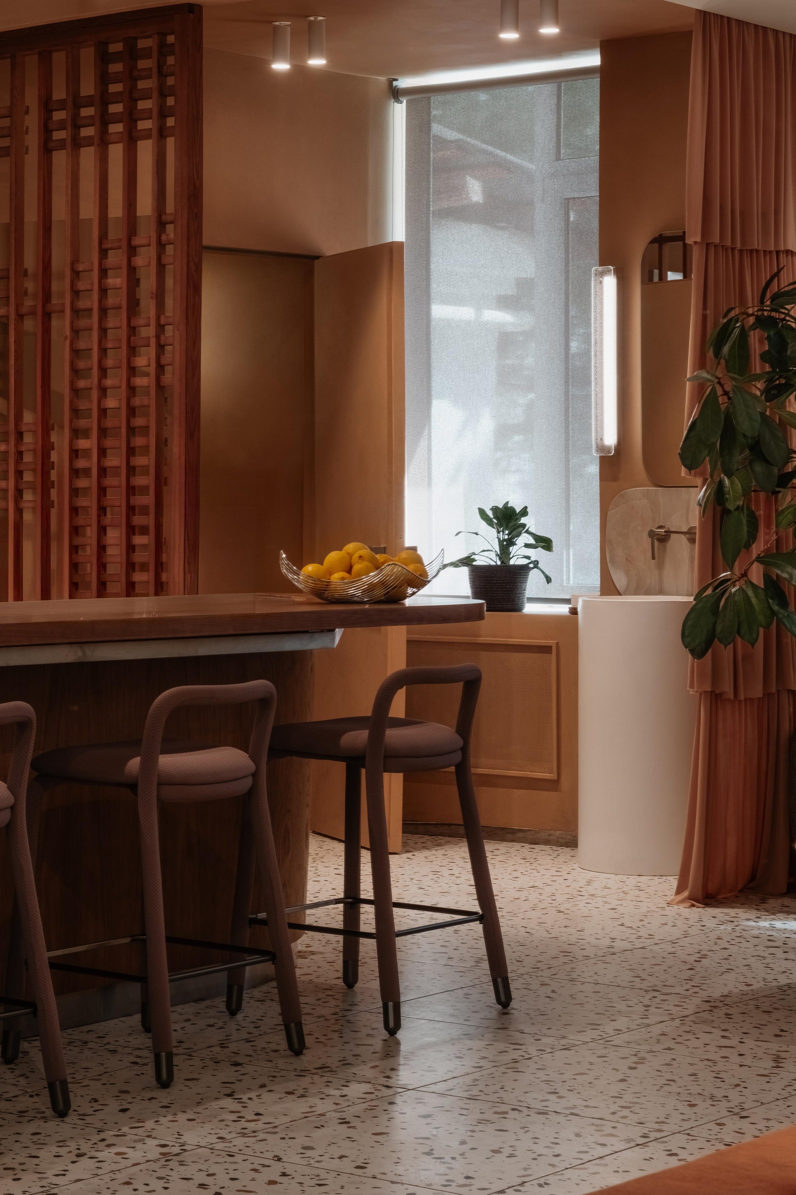 Kimi Bistro. Ekaterina Symidi. Interior Photographer