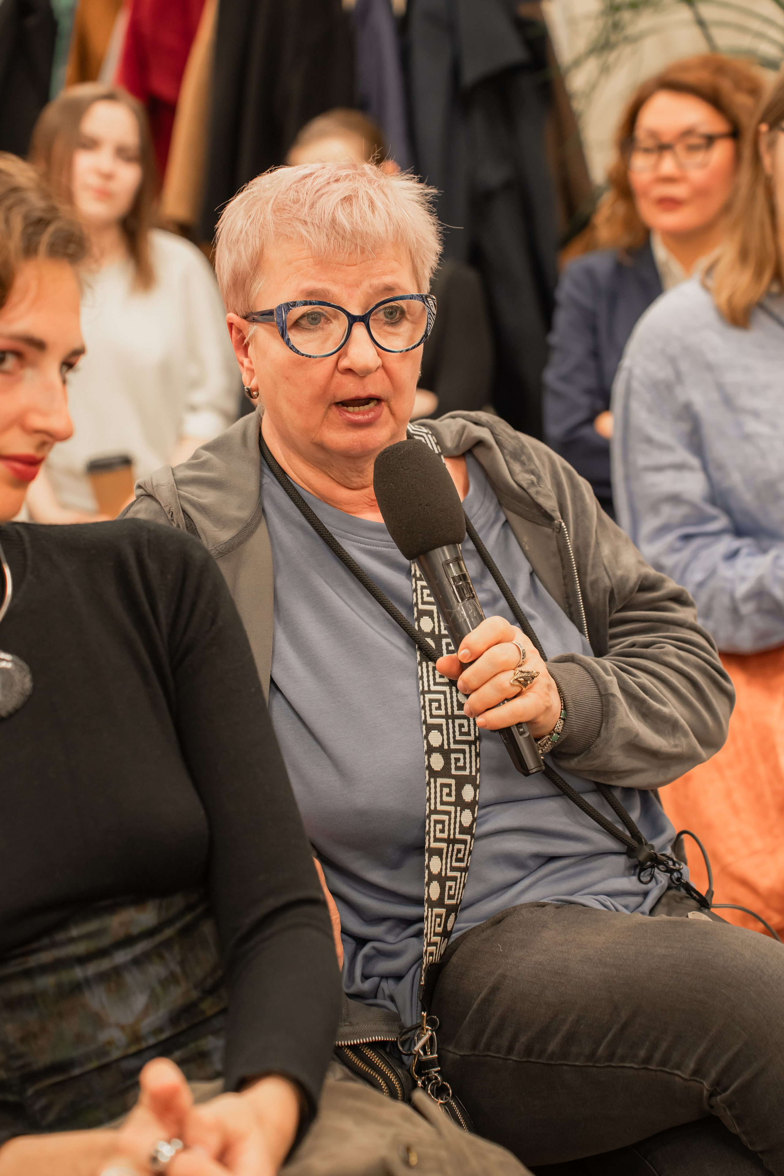 Презентация книги «Человек за бортом», автор София Цой. Репортажный фотограф Анастасия Рубцова