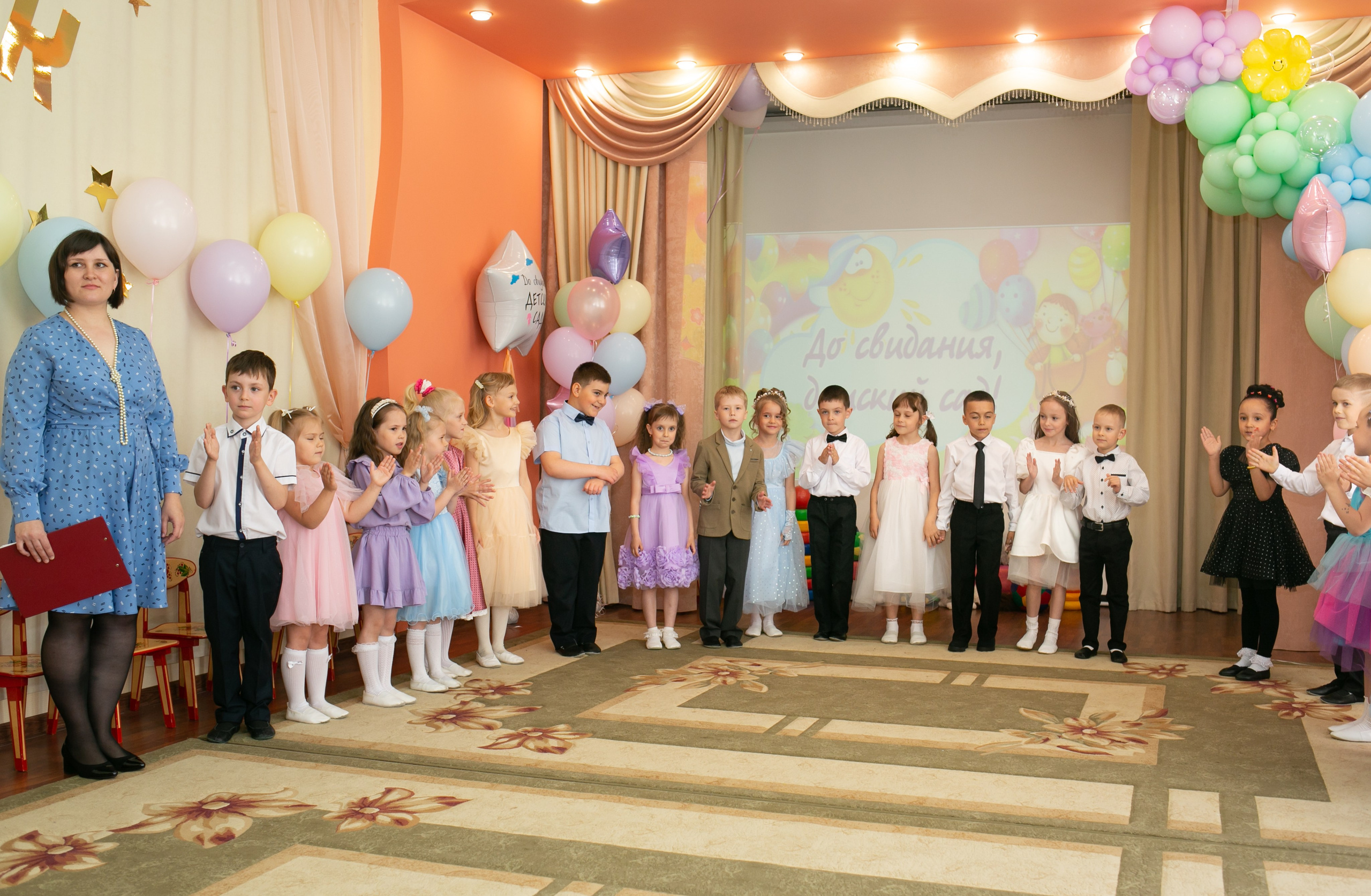 Выпускные и Утренники. Фотограф новорожденных и семейный фотограф НСО г. Бердск Марина Львова