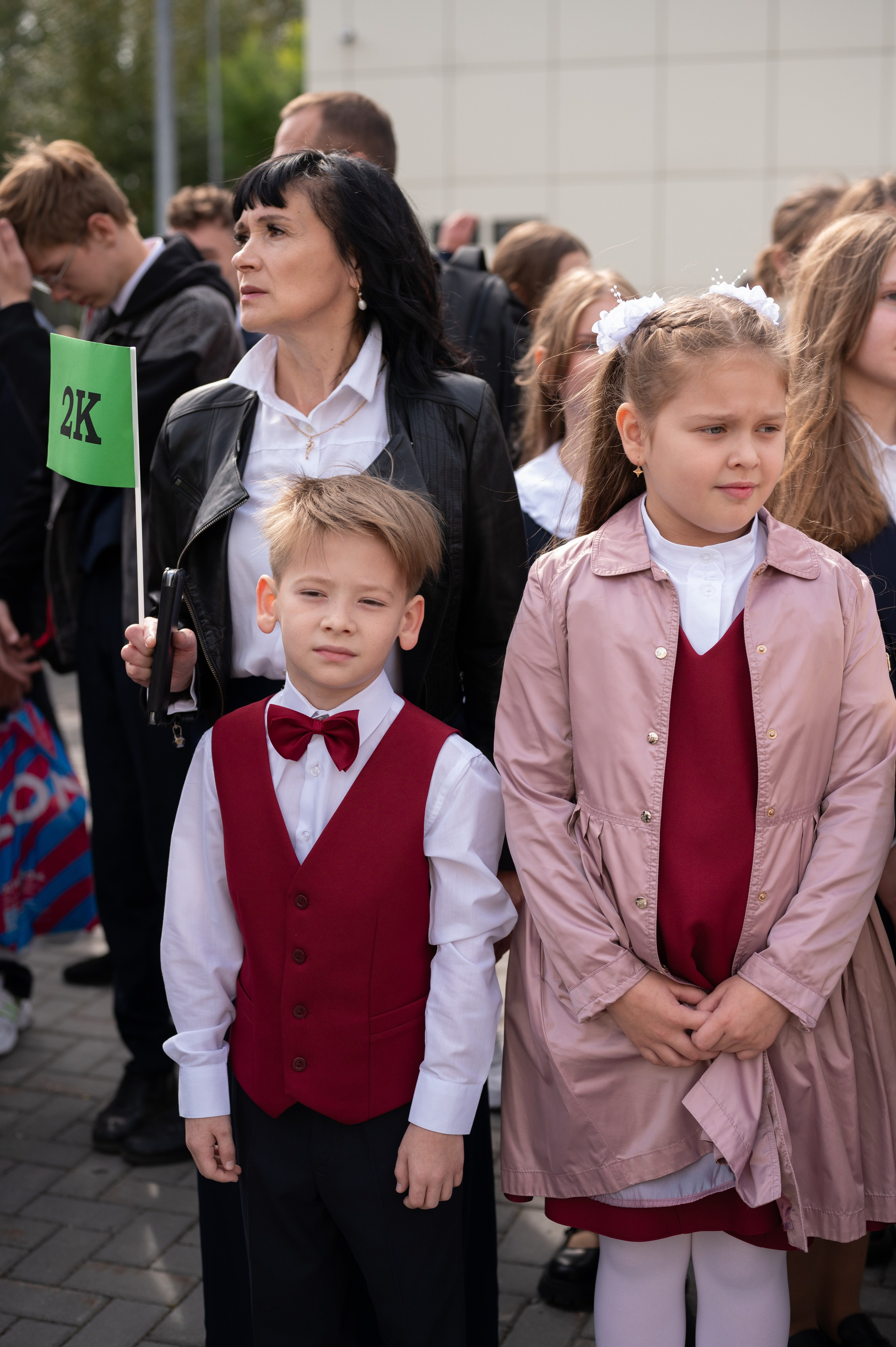 1 сентября 16 гимназия 2 класс (линейка + в классе+ на улице). Фотограф новорожденных, семейный детский в Тюмени Татьяна Морозова