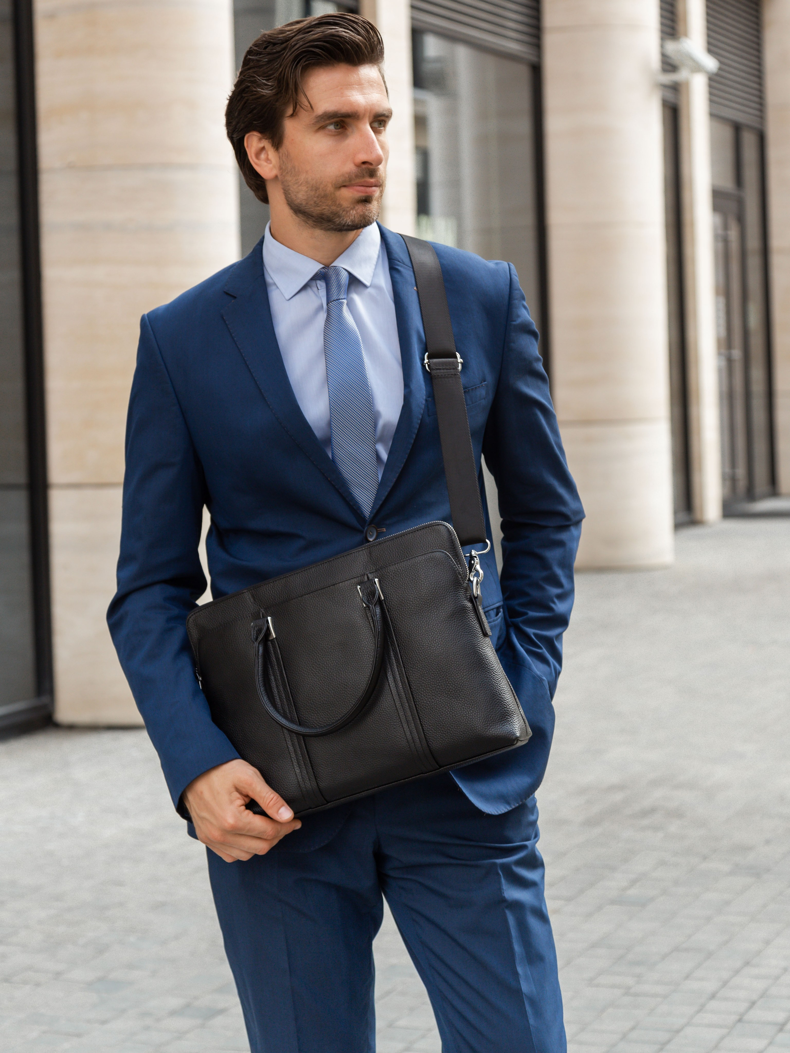 Коммерческая фотосессия мужских сумок для маркетплейсов и социальных сетей. Fashion фотограф в Санкт-Петербурге Савинова Ирина