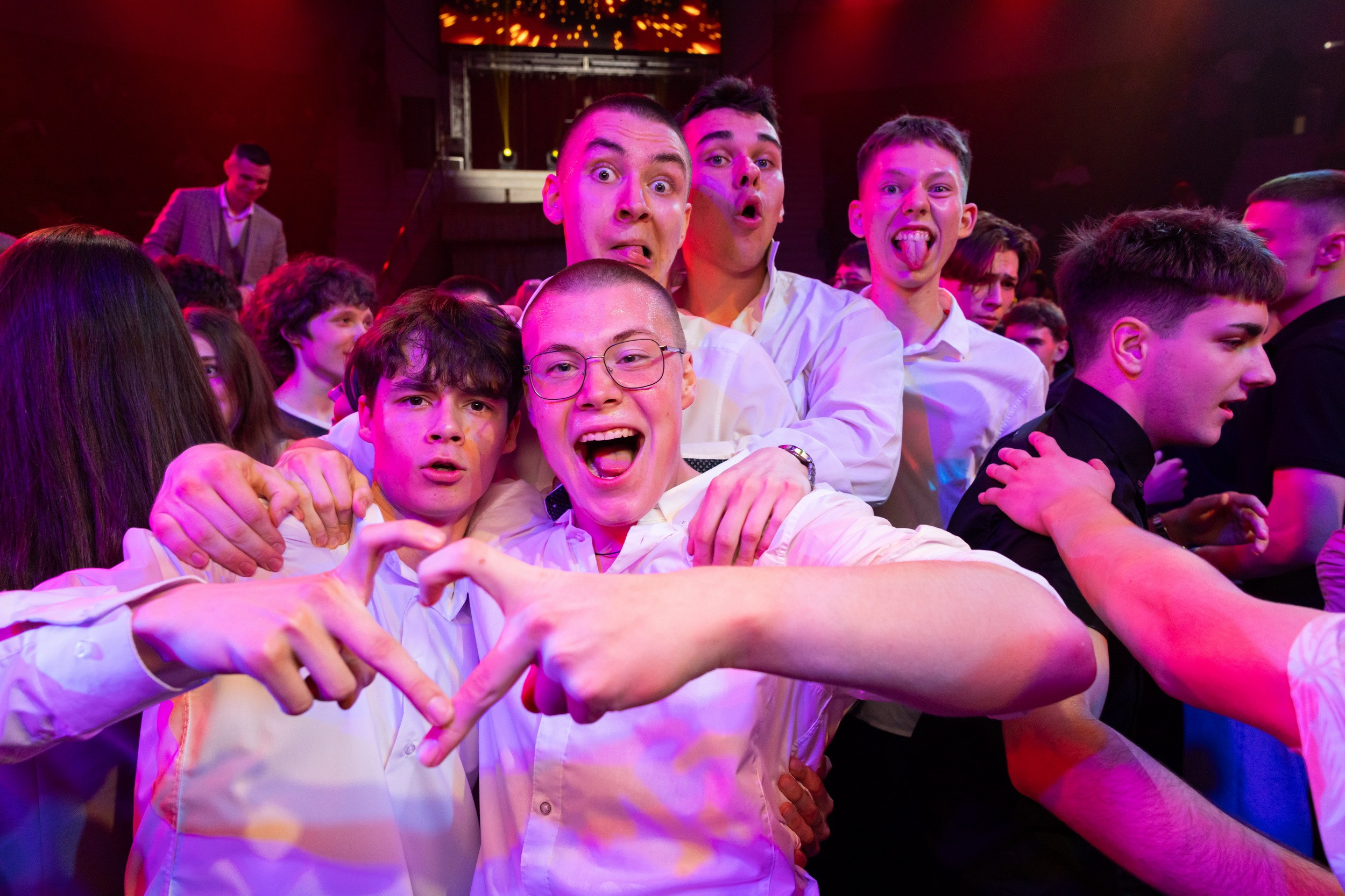 Городской бал выпускников (24 июня 2025). Репортажный фотограф Алексей Пирязев