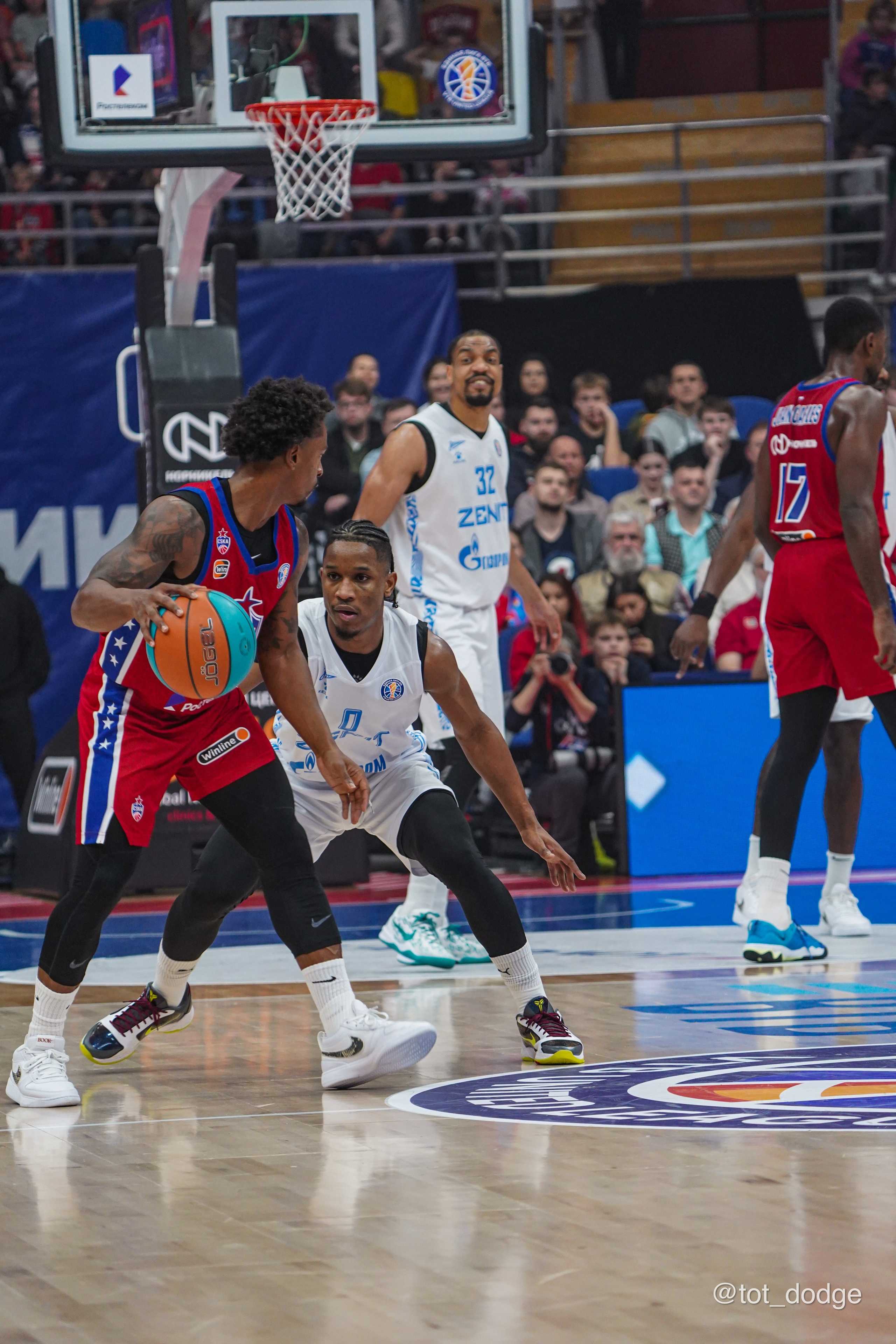 Баскетбол. ЦСКА-Зенит (13.10.24). Автомобильный фотограф Шакая Кирилл